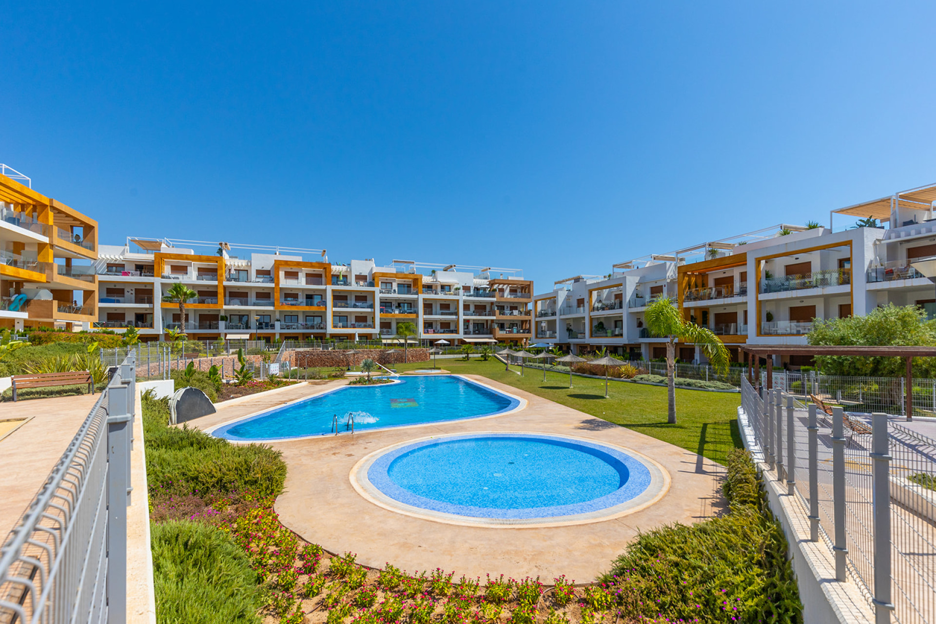 Resale - Apartment - Orihuela Costa - Villamartin