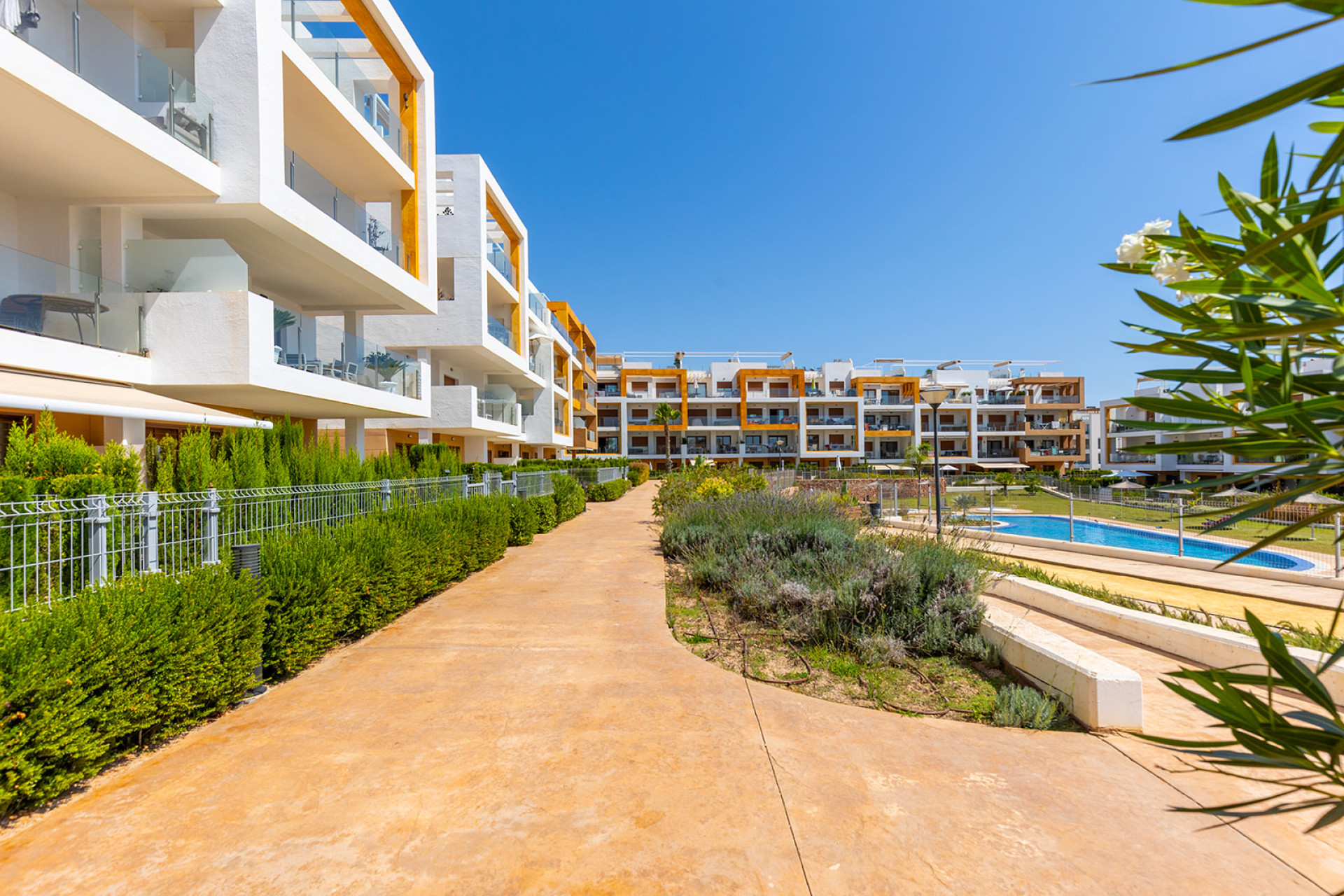 Resale - Apartment - Orihuela Costa - Villamartin