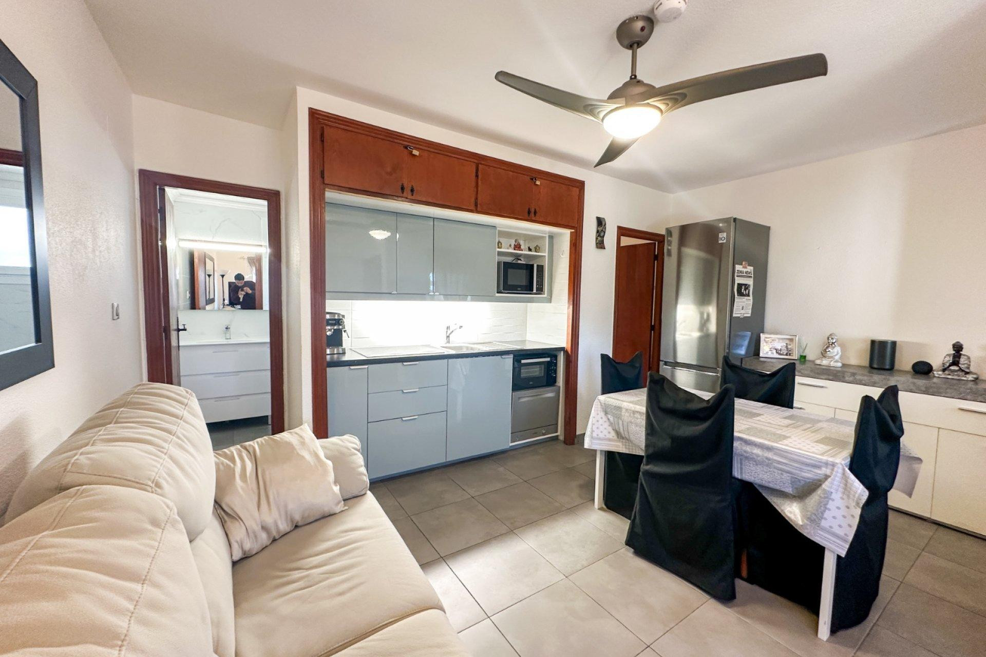 Resale - Apartment - Orihuela Costa - Villamartin