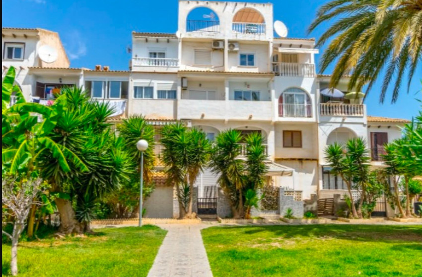 Resale - Apartment - Penthouse - Torrevieja - Calas blanca