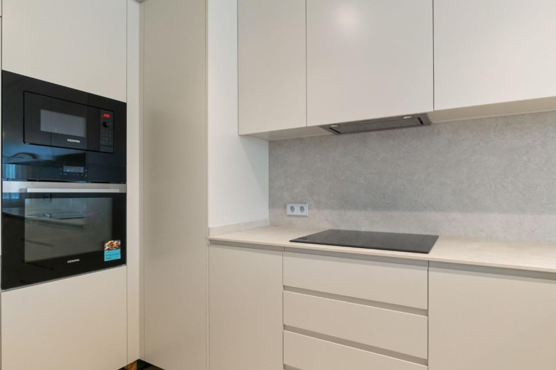 Resale - Apartment - Torrevieja - Acequion