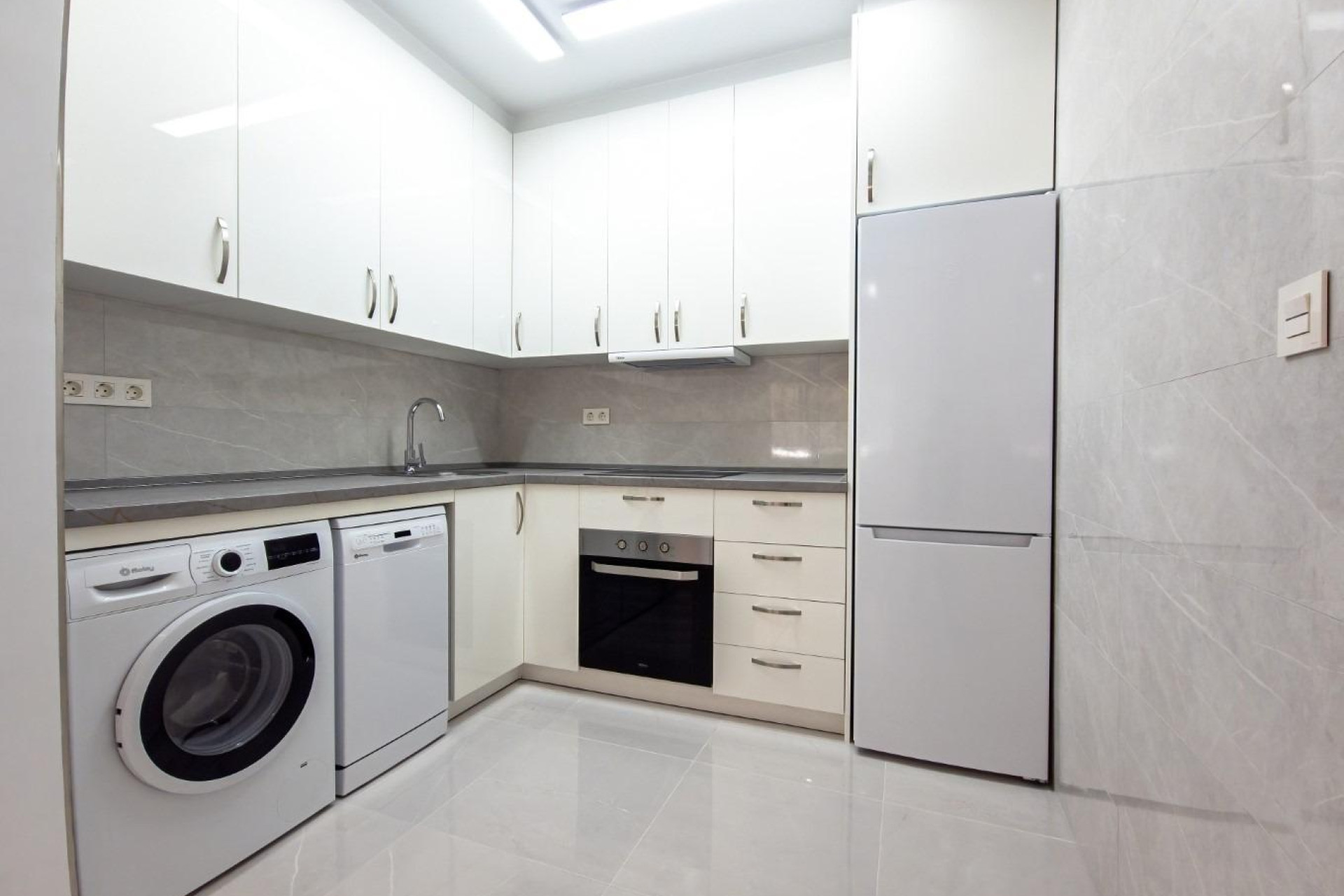 Resale - Apartment - Torrevieja - Acequion