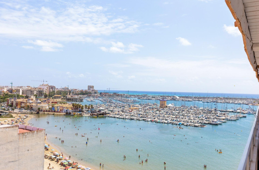 Resale - Apartment - Torrevieja - Acequion