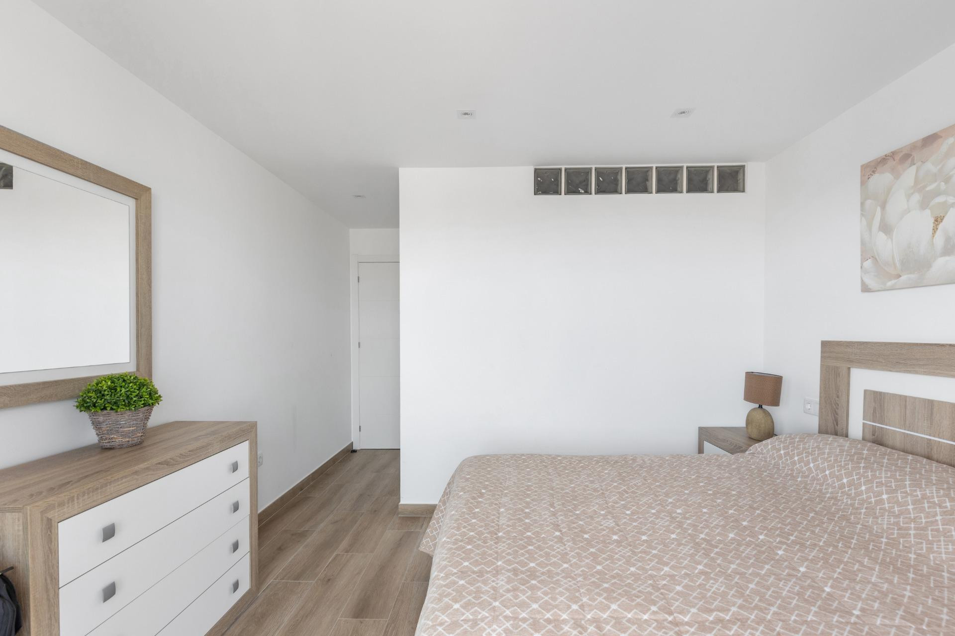 Resale - Apartment - Torrevieja - Acequion