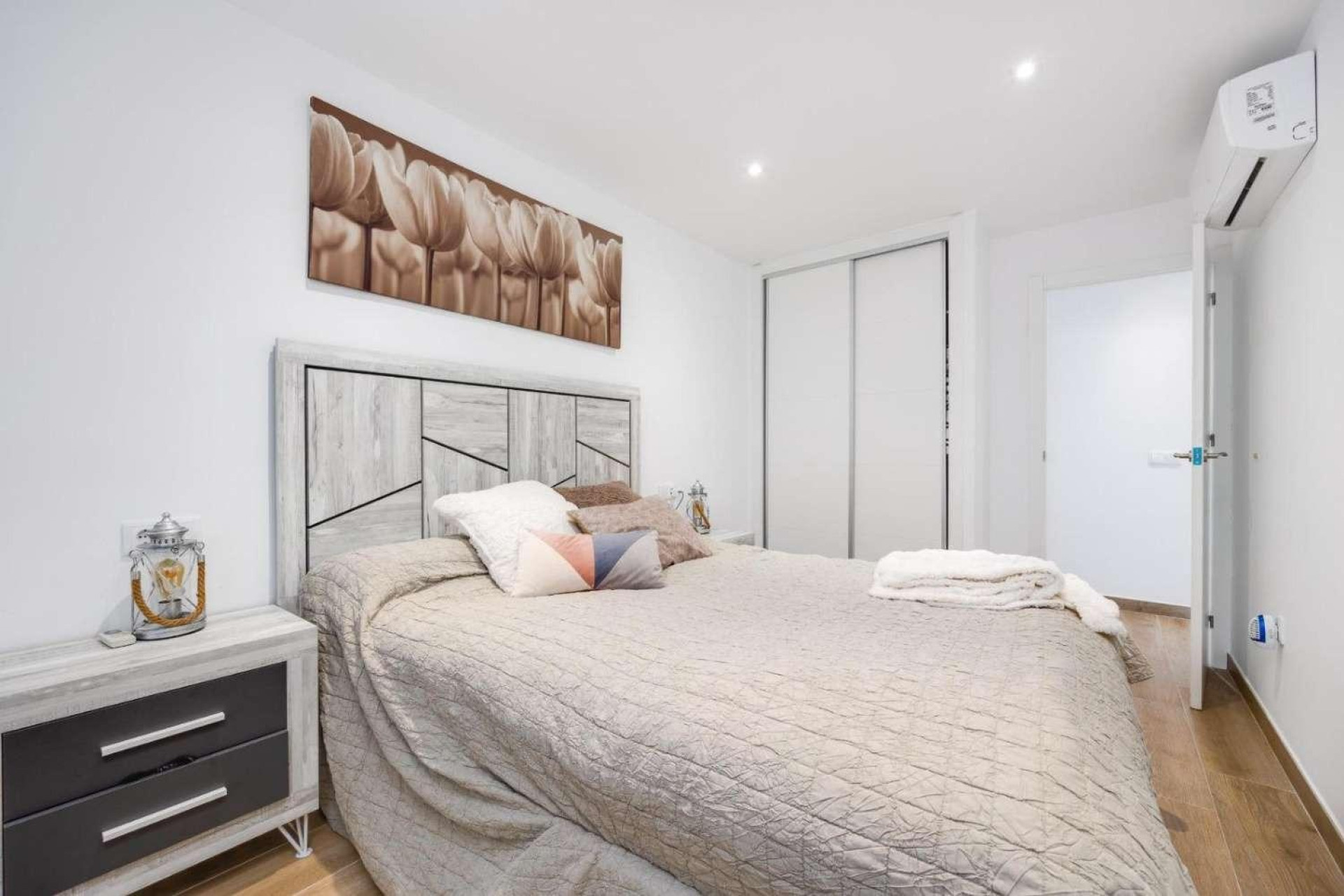 Resale - Apartment - Torrevieja - Acequion