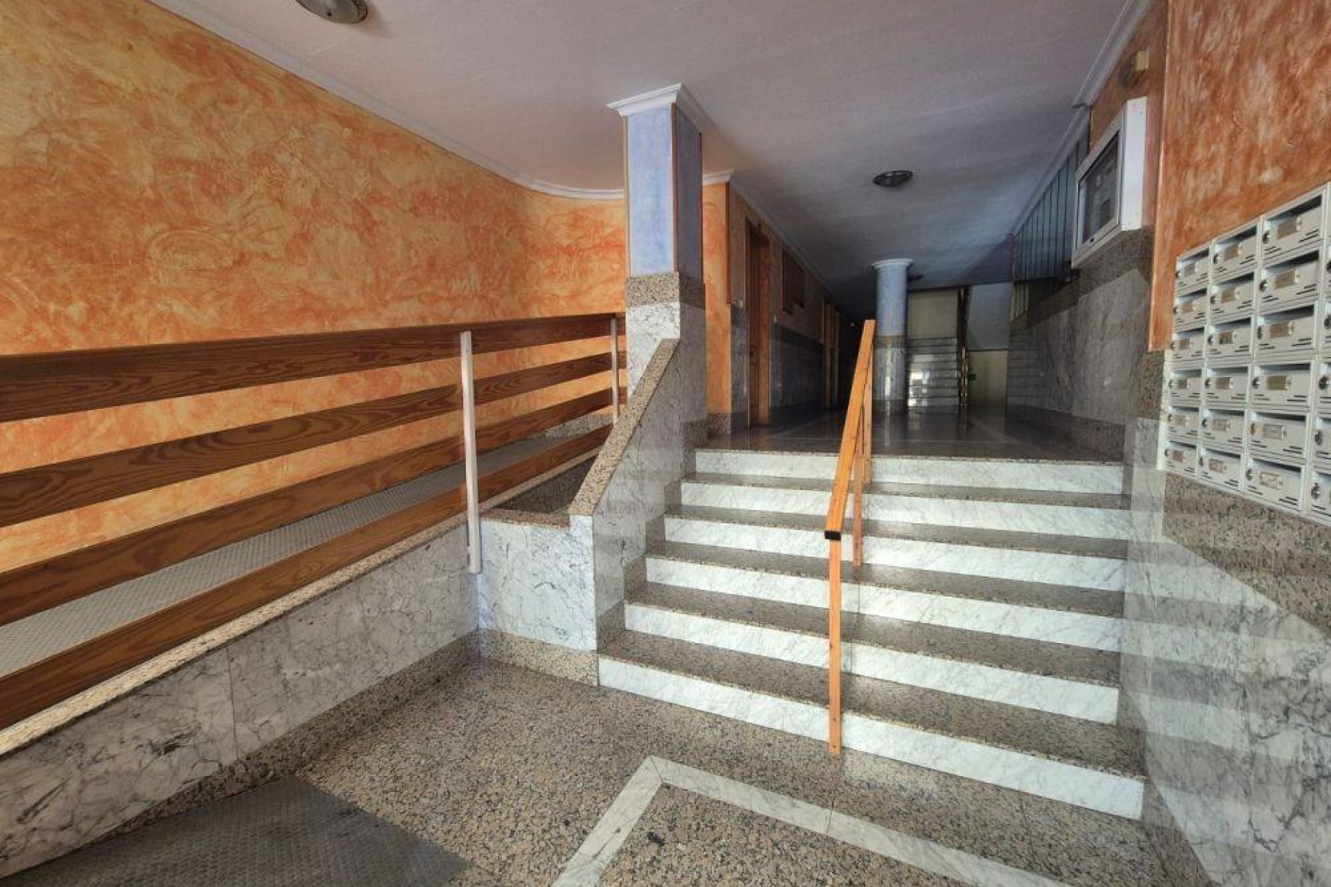 Resale - Apartment - Torrevieja - Acequion