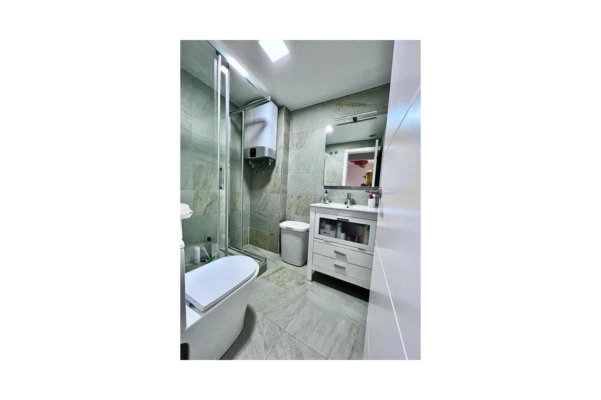 Resale - Apartment - Torrevieja - Acequion