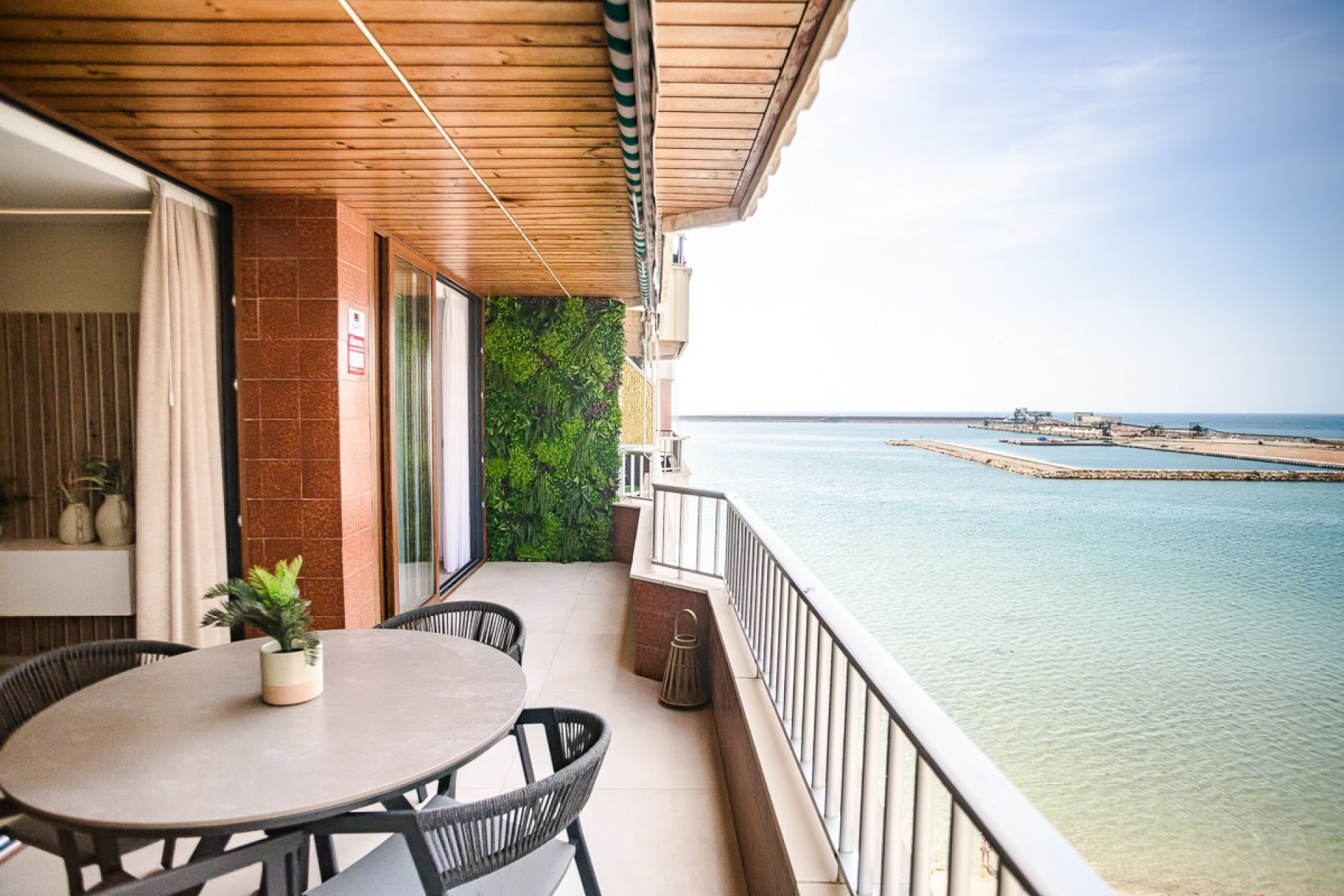 Resale - Apartment - Torrevieja - Acequion