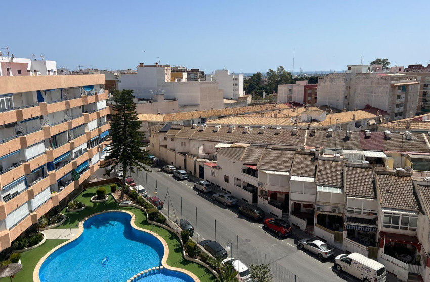 Resale - Apartment - Torrevieja - Acequion
