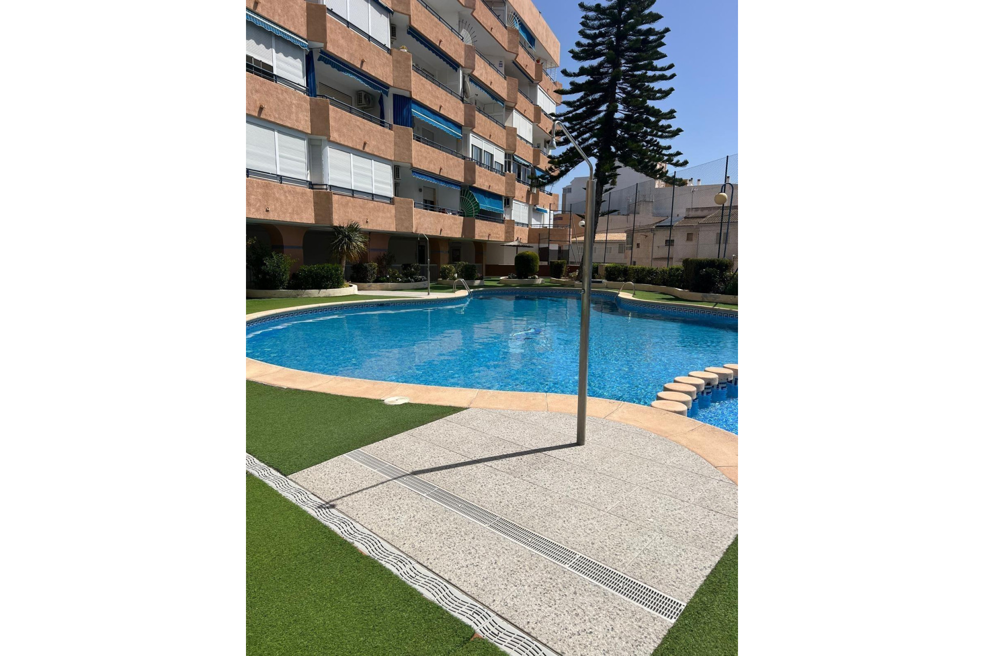 Resale - Apartment - Torrevieja - Acequion