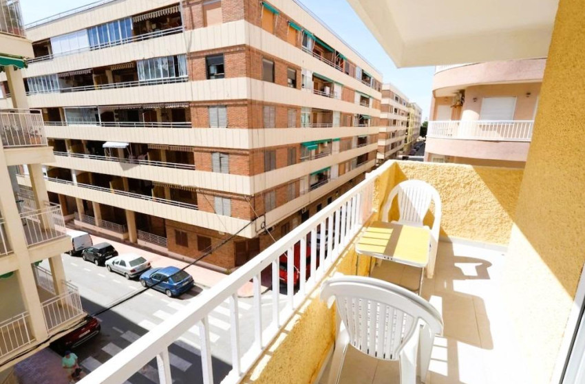 Resale - Apartment - Torrevieja - Acequion