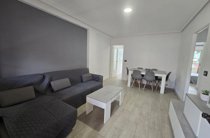 Resale - Apartment - Torrevieja - Acequion