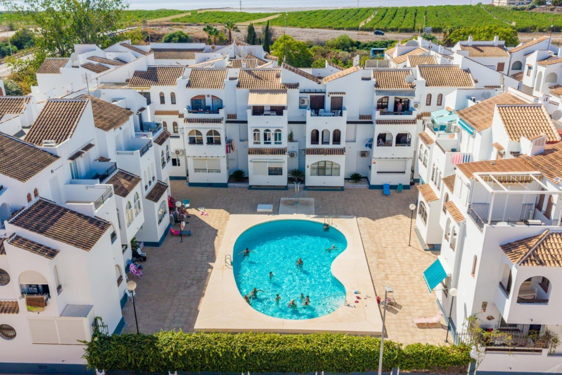 Resale - Apartment - Torrevieja - Acequion