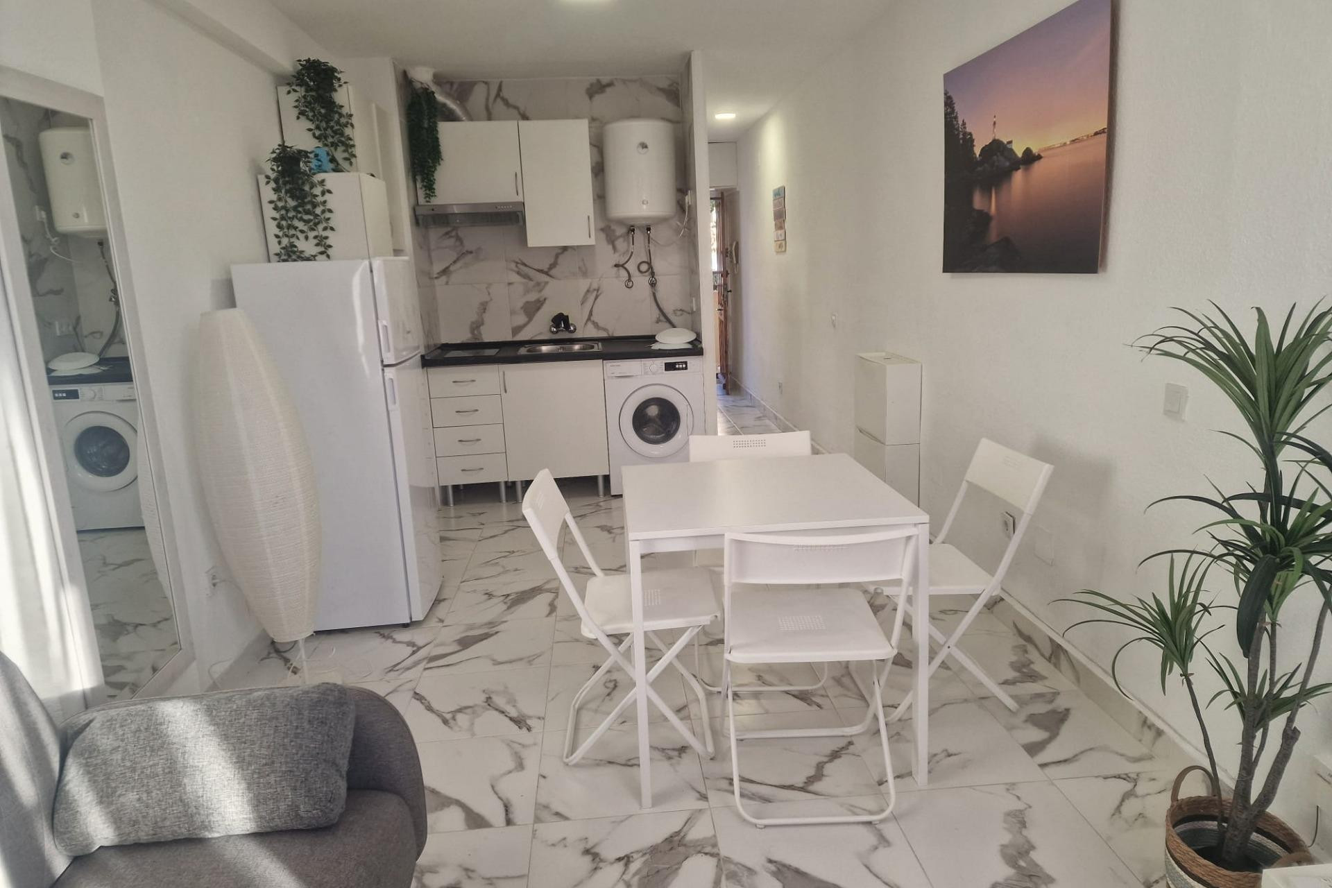 Resale - Apartment - Torrevieja - Cabo cervera