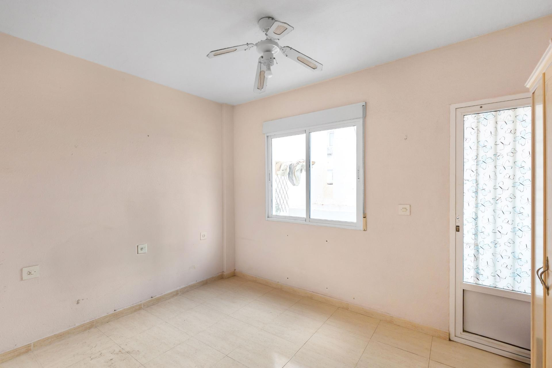 Resale - Apartment - Torrevieja - Centro - Muelle Pesquero