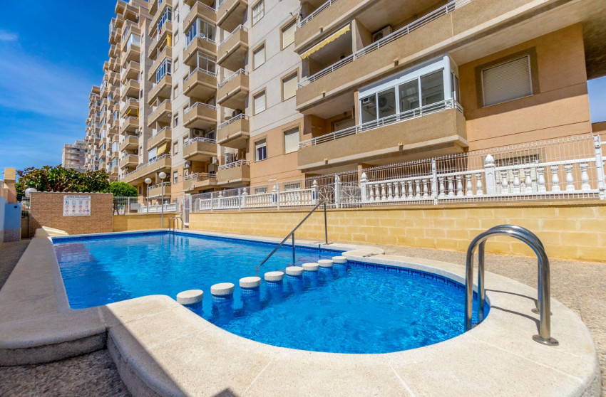 Resale - Apartment - Torrevieja - Centro