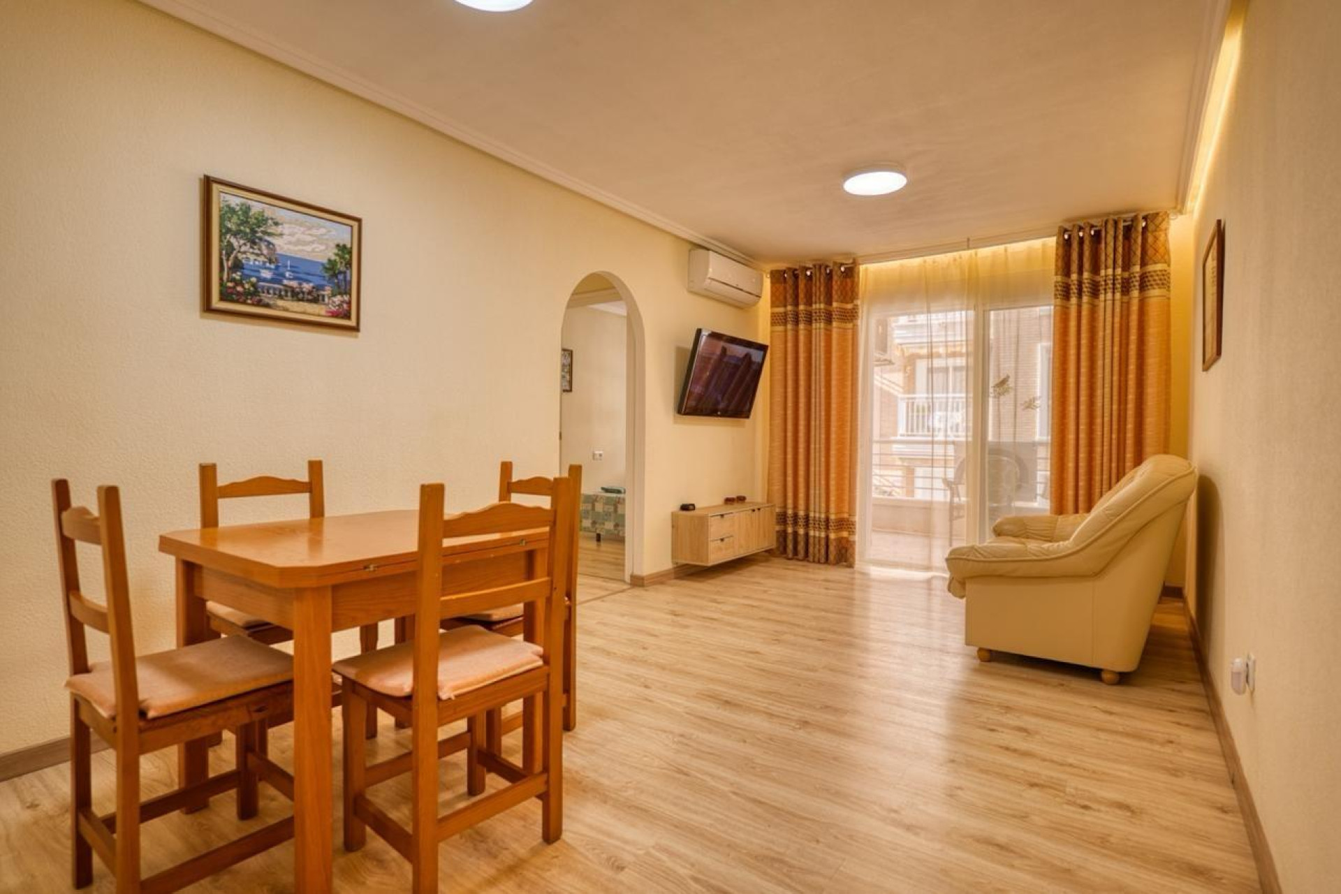 Resale - Apartment - Torrevieja - Centro