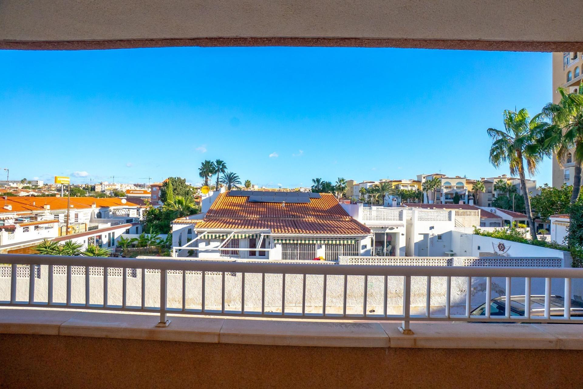 Resale - Apartment - Torrevieja - Centro