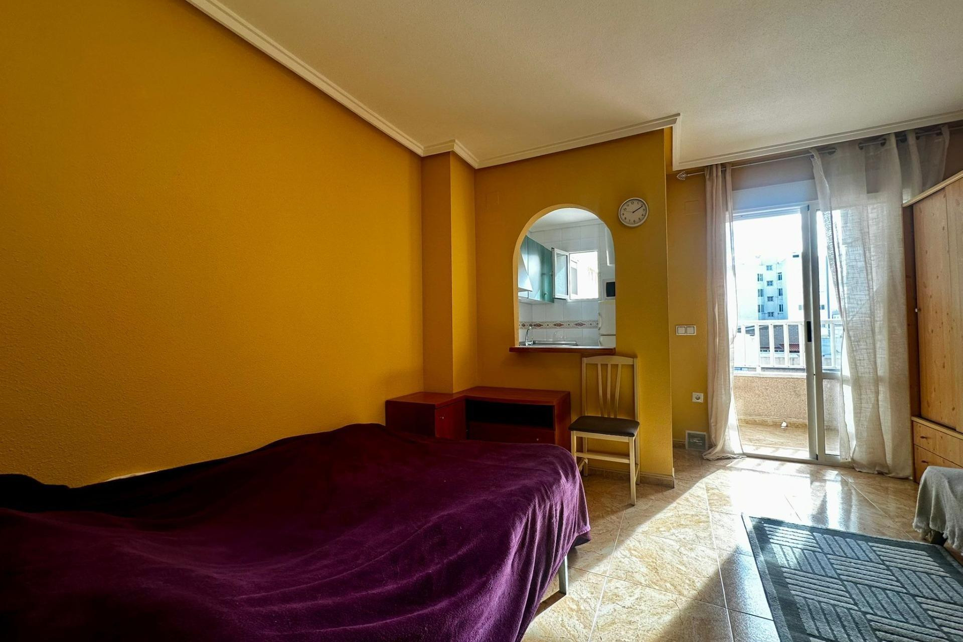 Resale - Apartment - Torrevieja - Centro