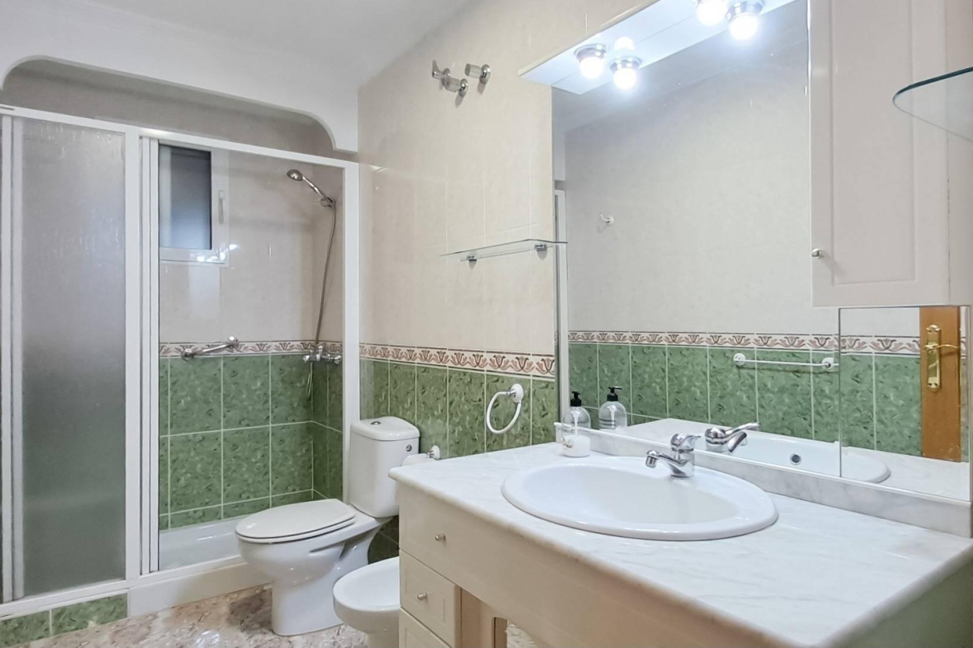 Resale - Apartment - Torrevieja - Centro