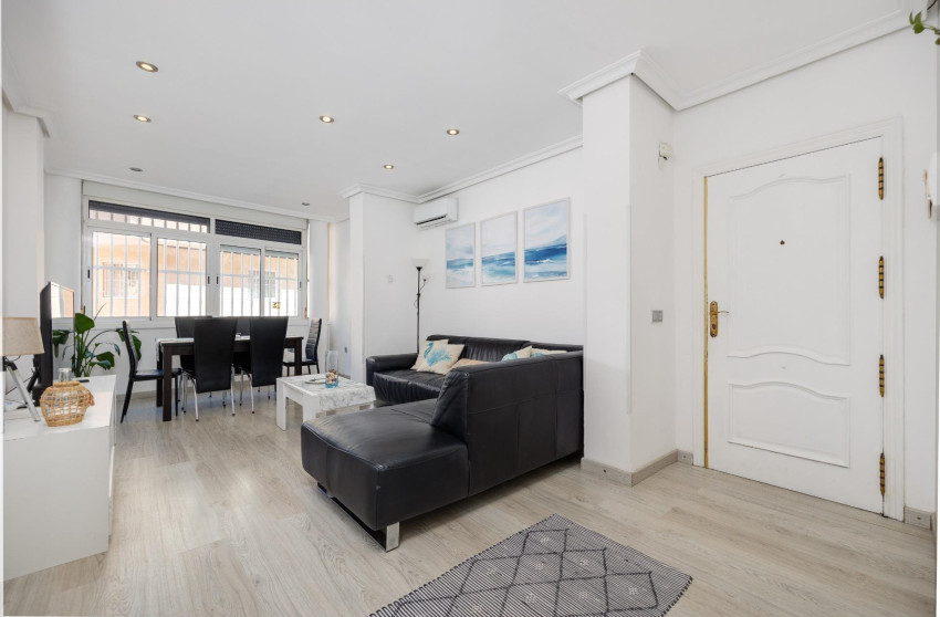 Resale - Apartment - Torrevieja - Centro