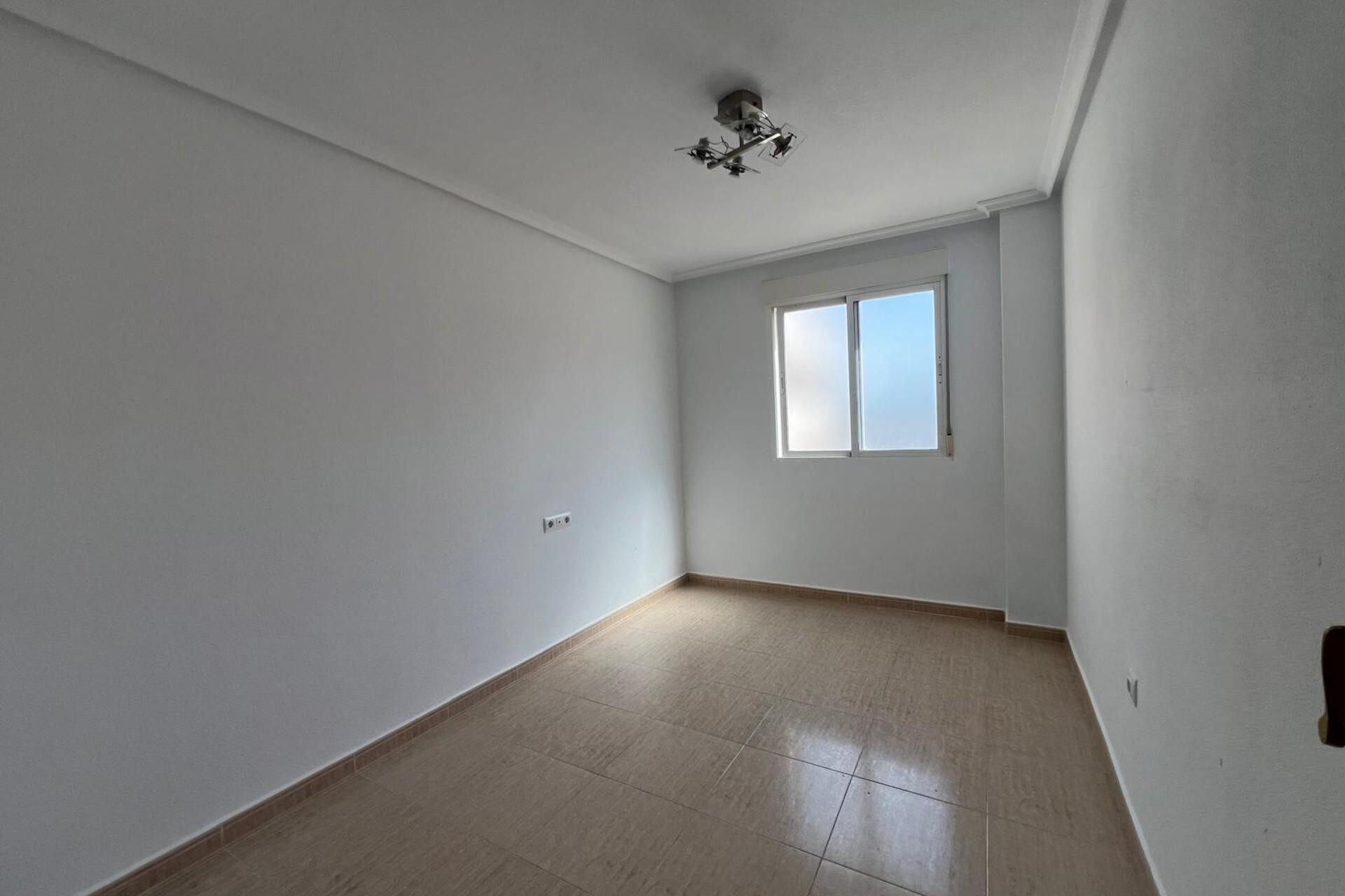 Resale - Apartment - Torrevieja - Centro