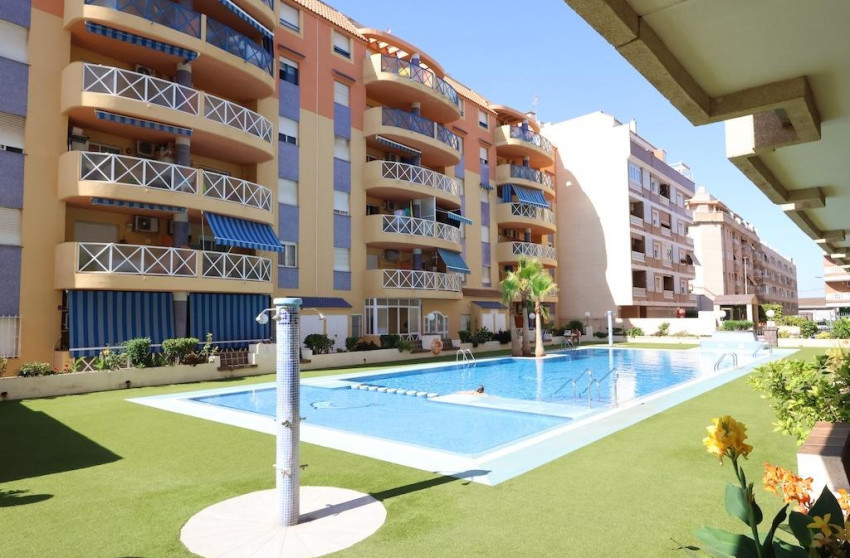 Resale - Apartment - Torrevieja - Centro