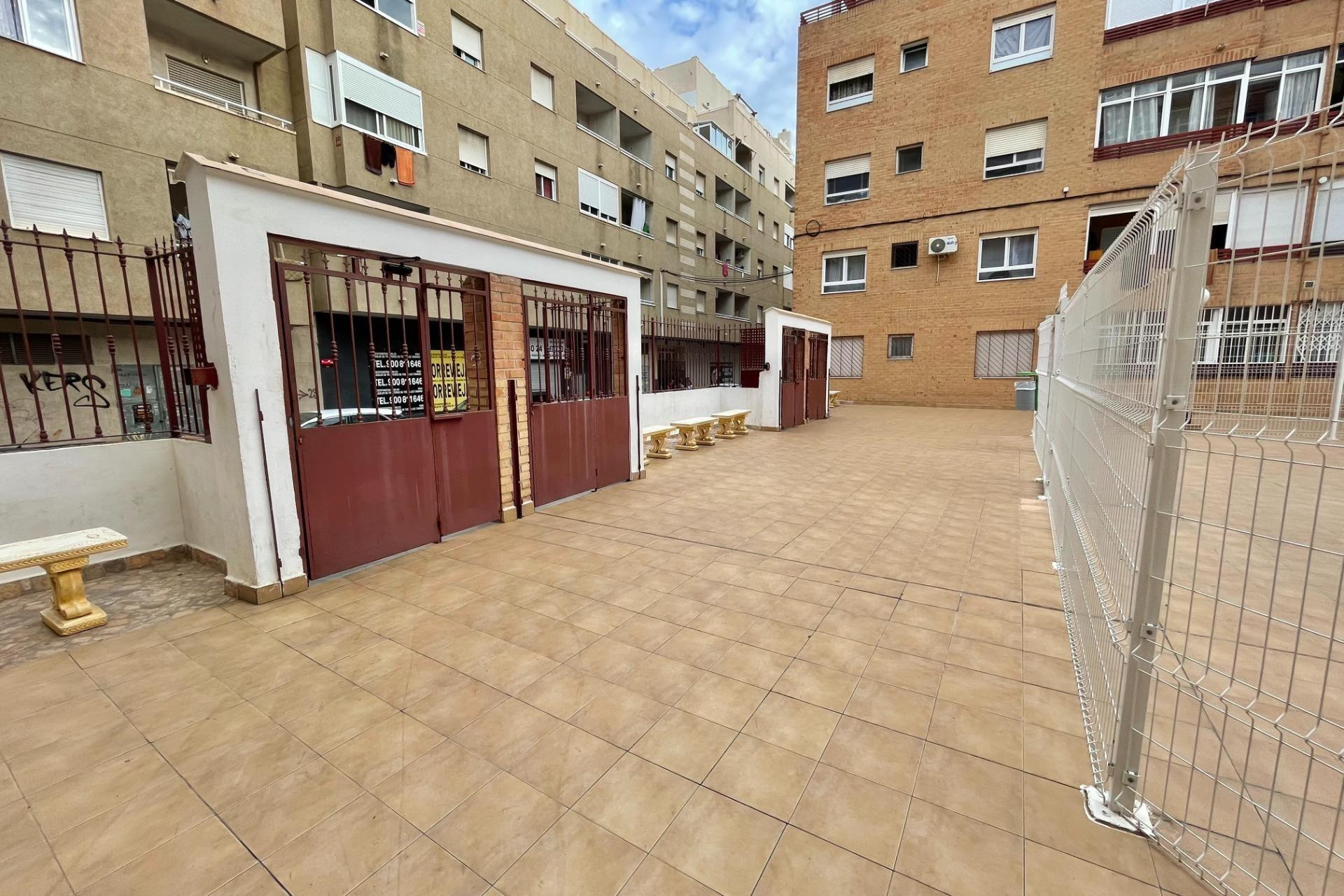 Resale - Apartment - Torrevieja - Centro