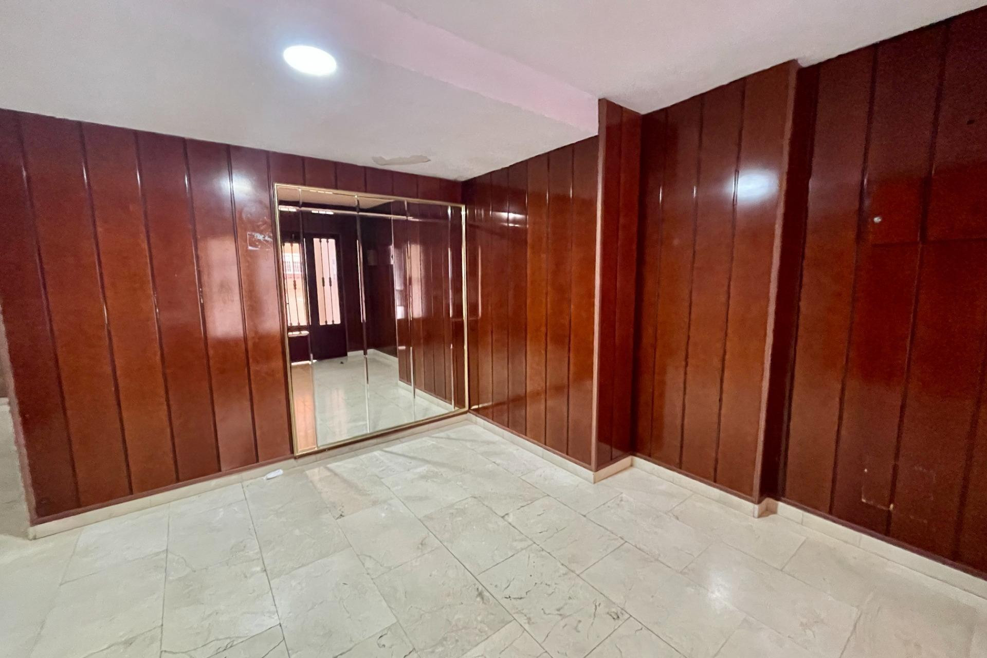 Resale - Apartment - Torrevieja - Centro