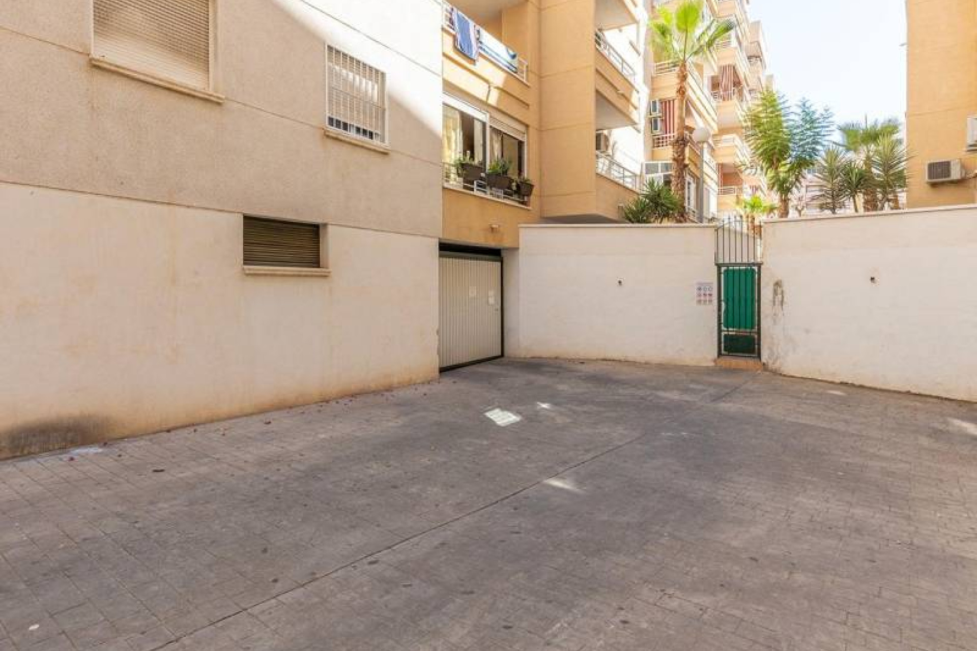 Resale - Apartment - Torrevieja - Estacion de autobuses