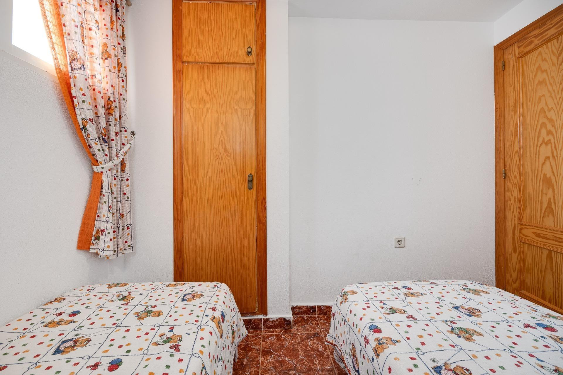 Resale - Apartment - Torrevieja - Estacion de autobuses