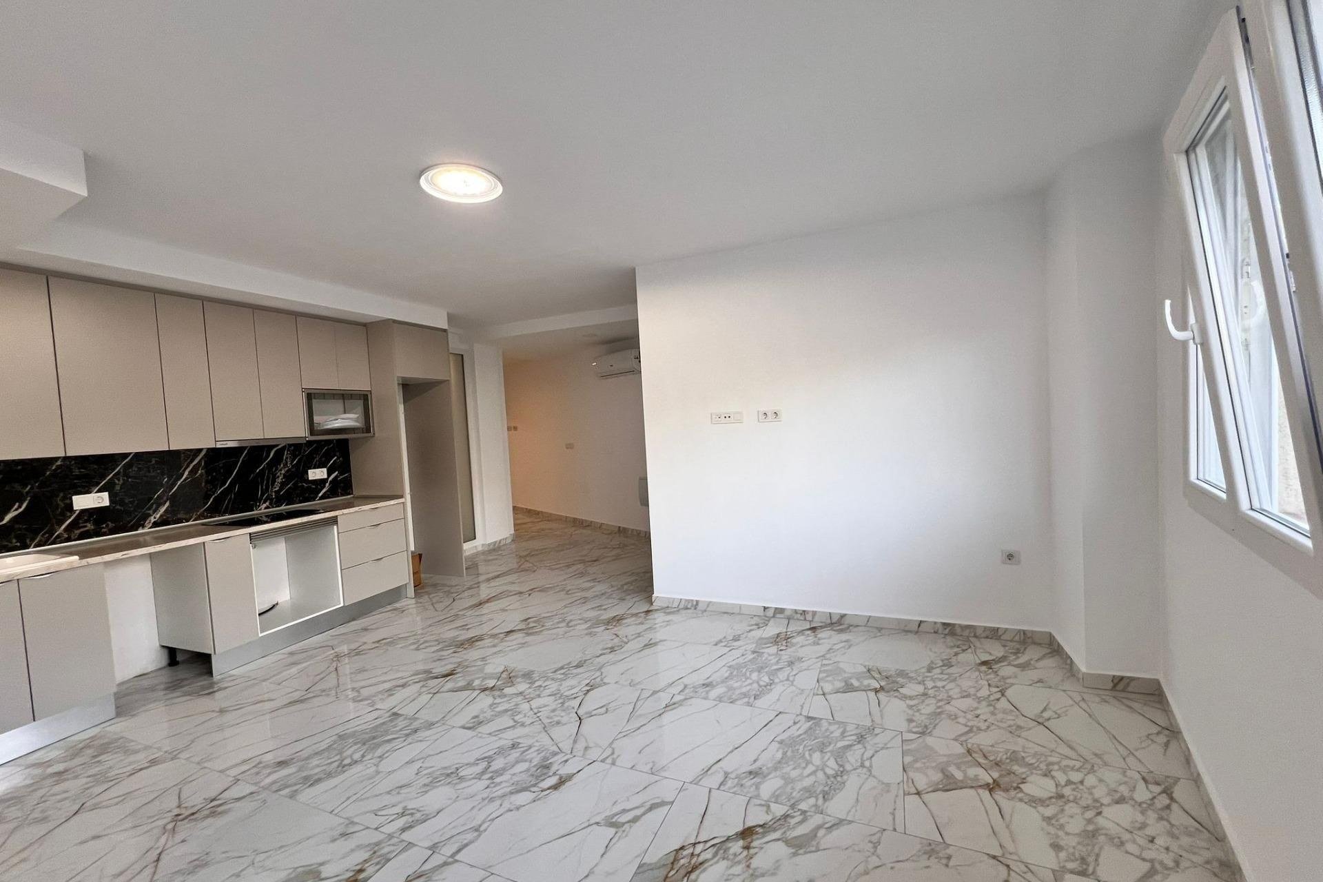 Resale - Apartment - Torrevieja - Estacion de autobuses