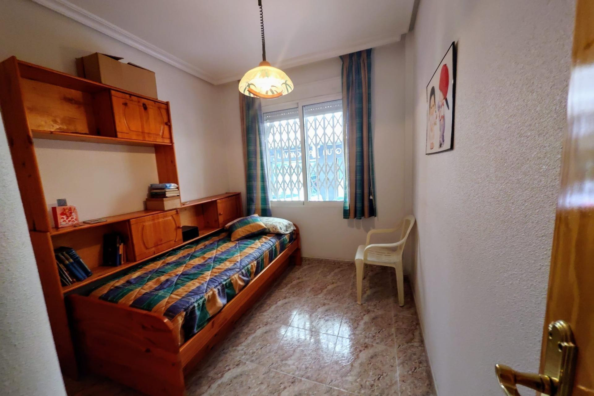 Resale - Apartment - Torrevieja - Estacion de autobuses