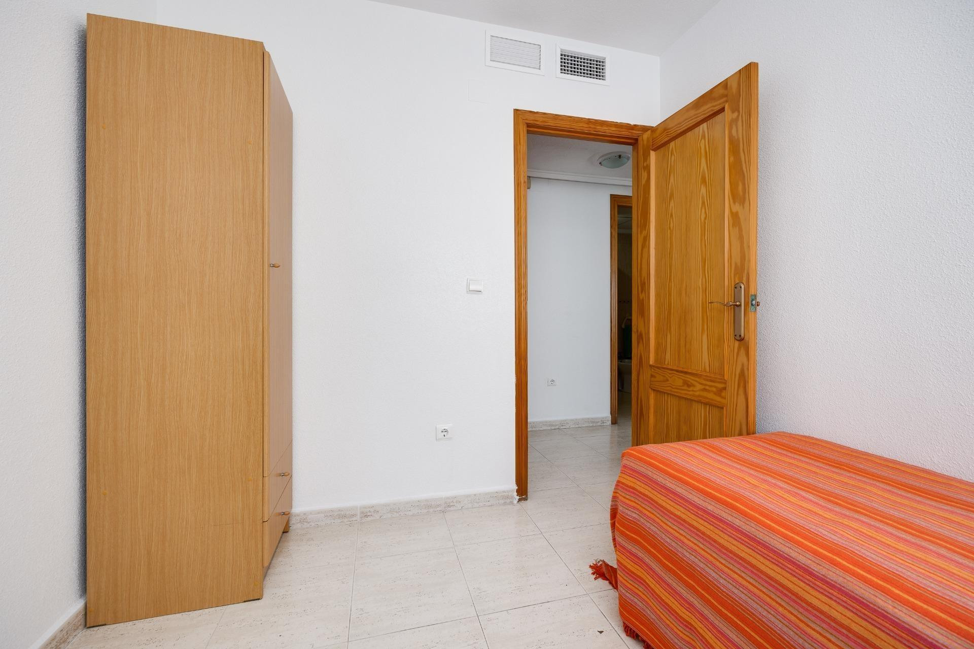 Resale - Apartment - Torrevieja - Estacion de autobuses