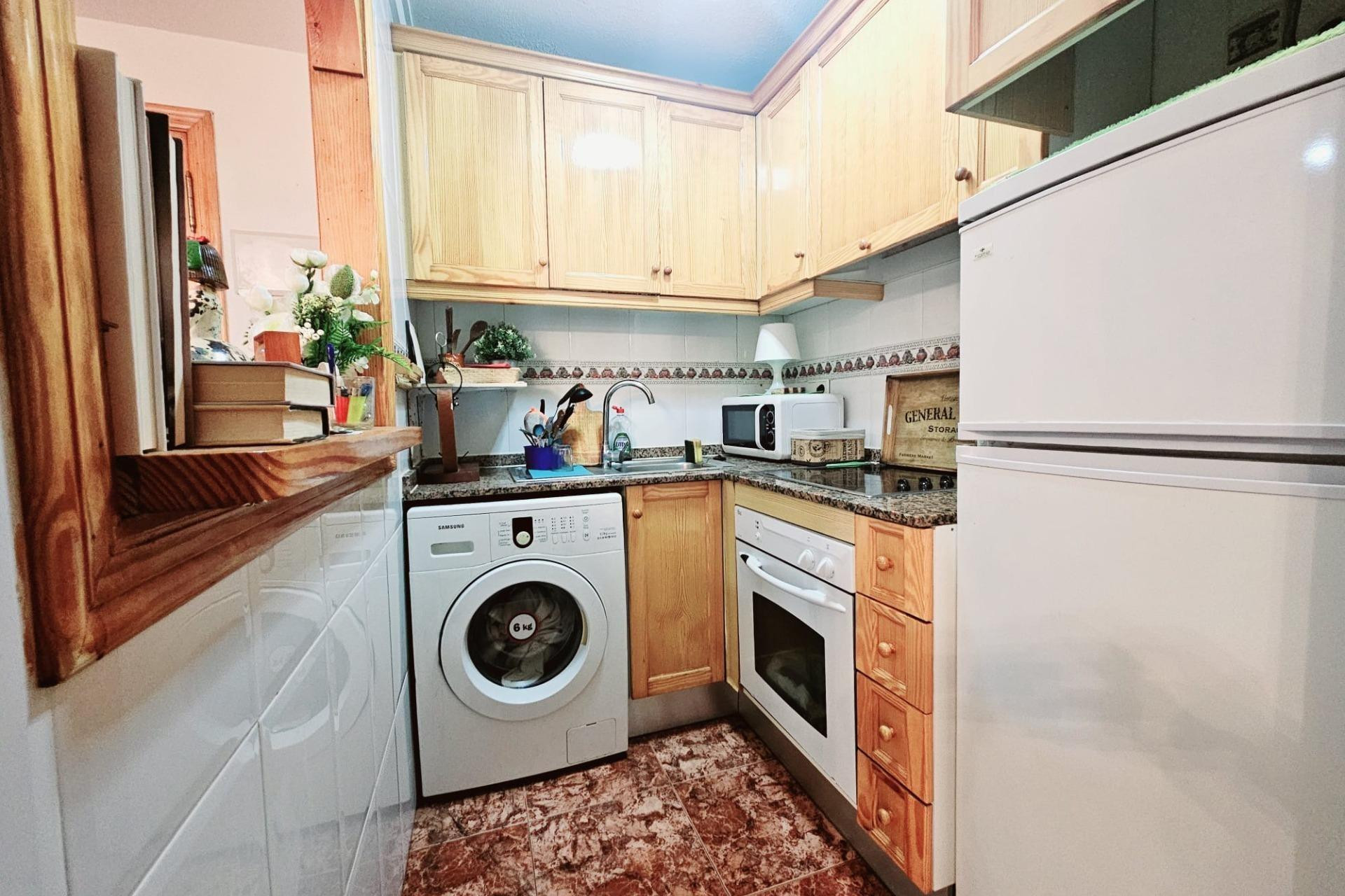 Resale - Apartment - Torrevieja - Estacion de autobuses