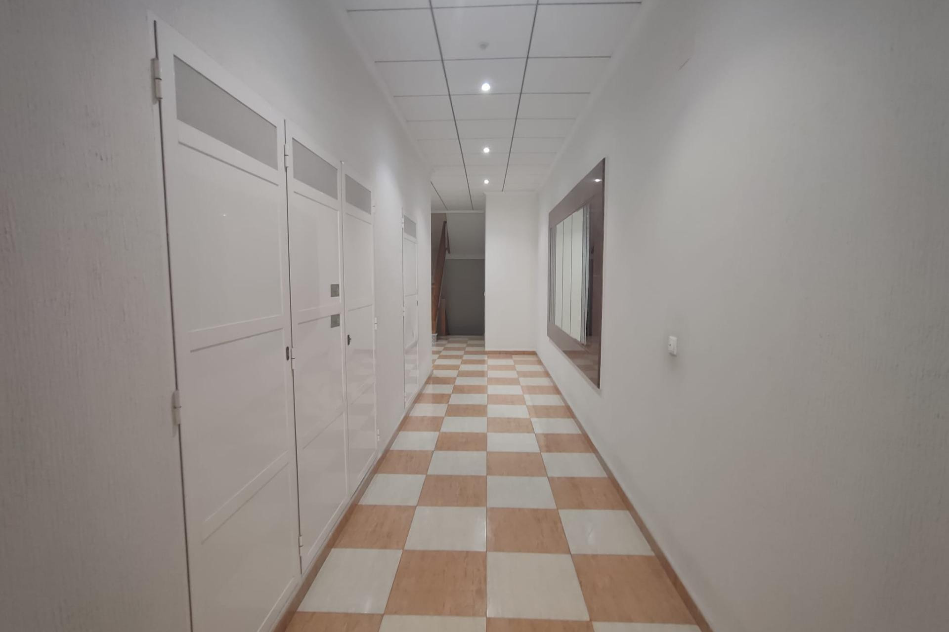 Resale - Apartment - Torrevieja - Estacion de autobuses