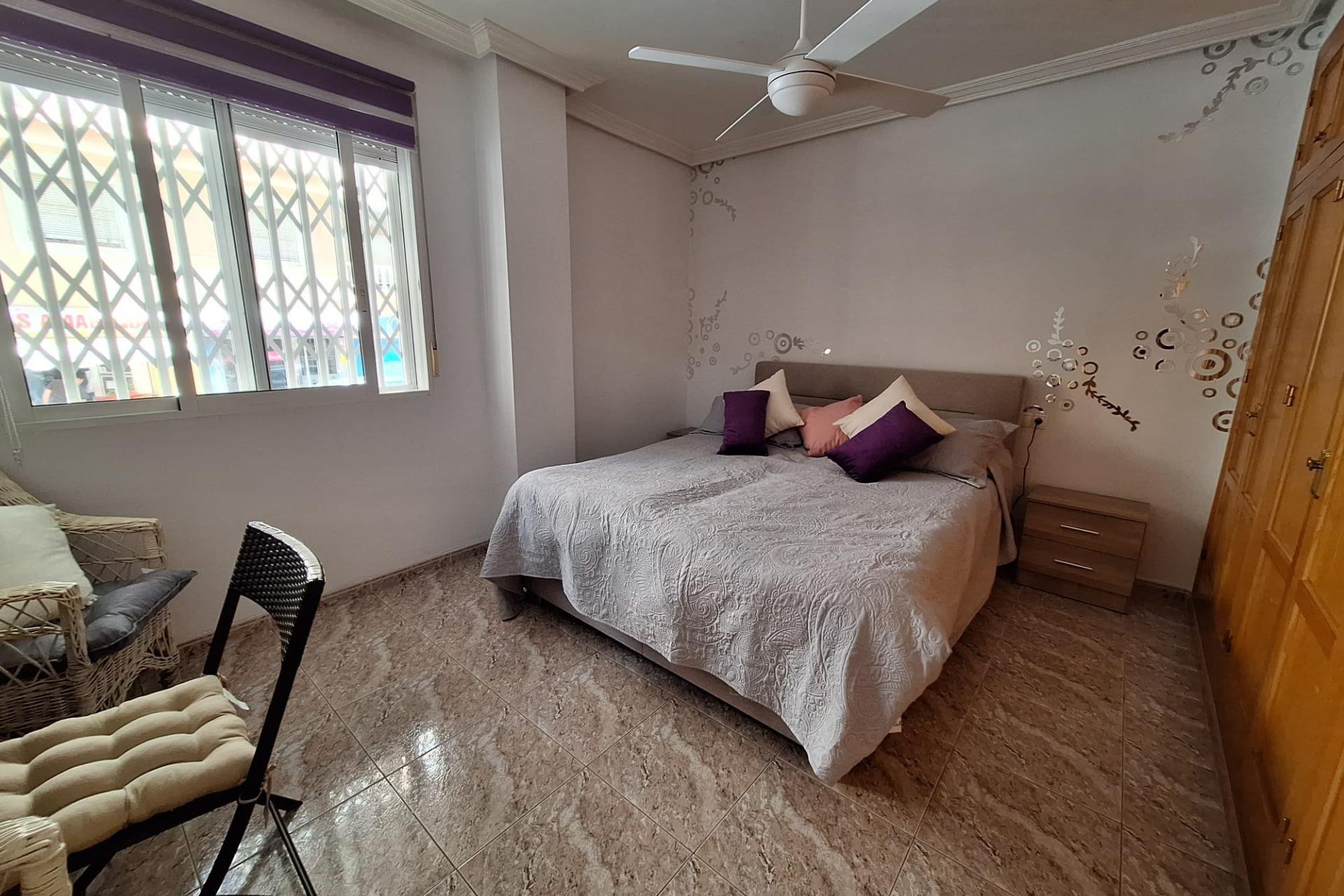 Resale - Apartment - Torrevieja - Estacion de autobuses