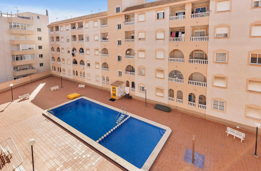 Resale - Apartment - Torrevieja - Estacion de autobuses