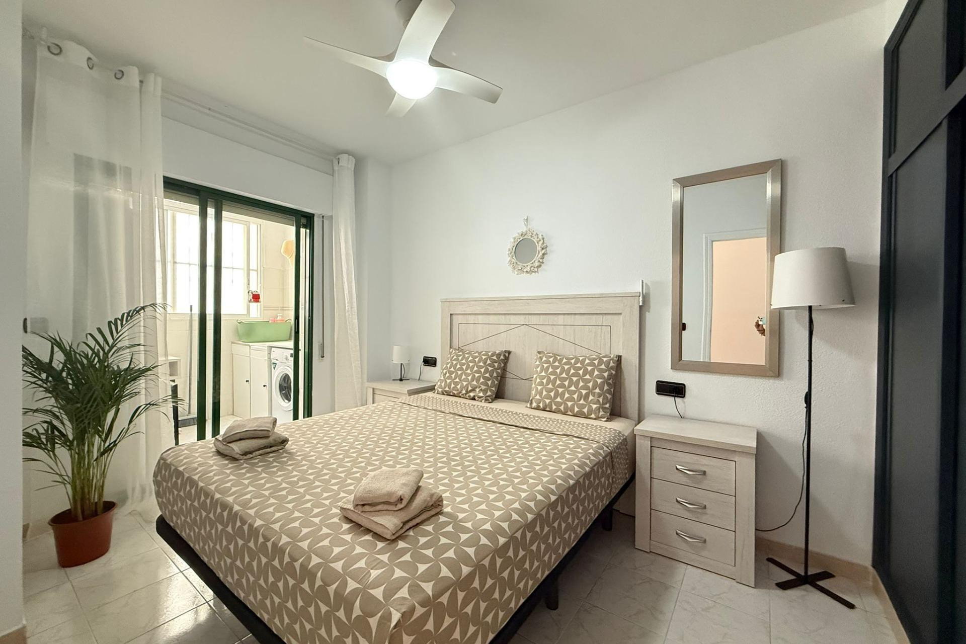 Resale - Apartment - Torrevieja - Estacion de autobuses