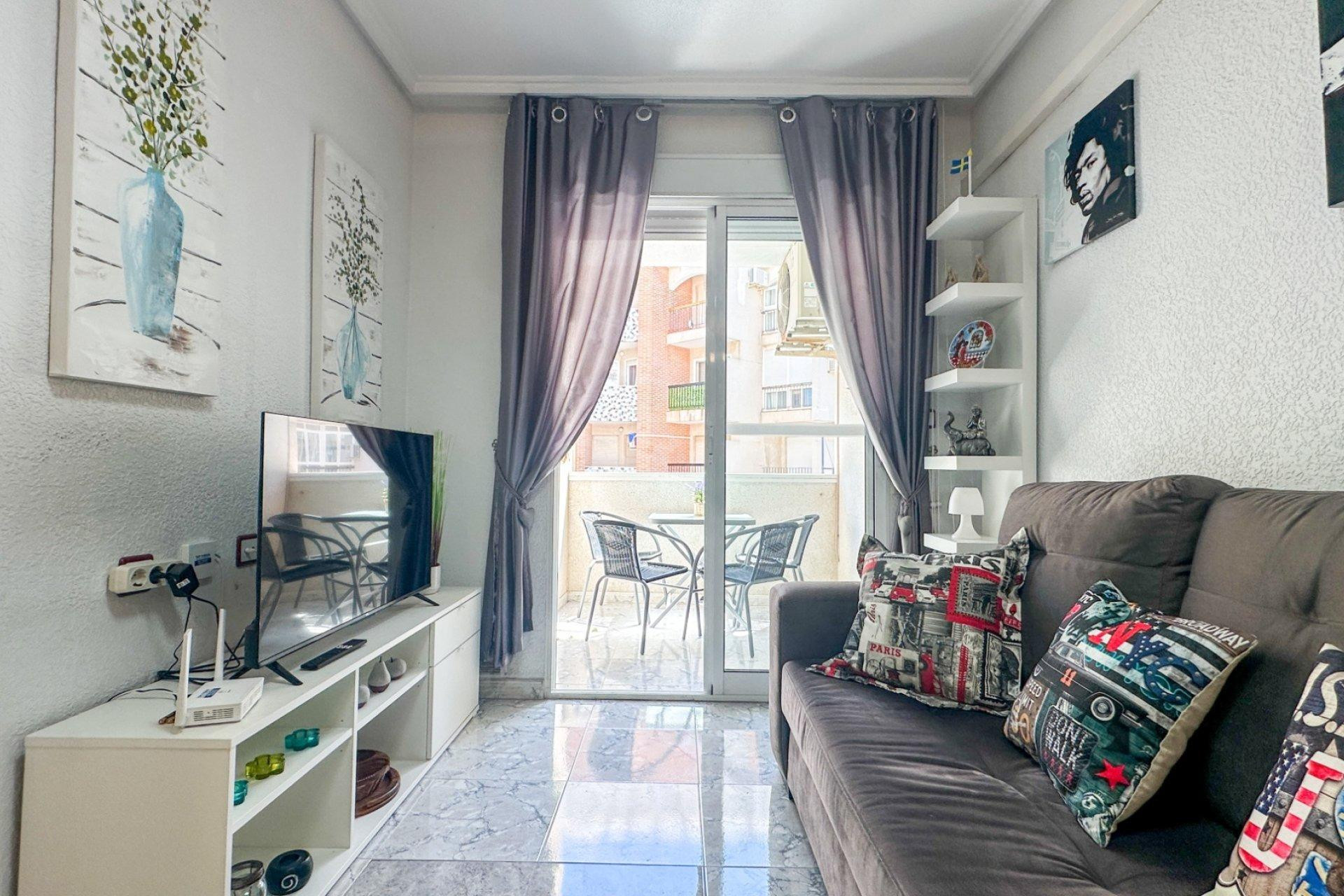 Resale - Apartment - Torrevieja - Estacion de autobuses