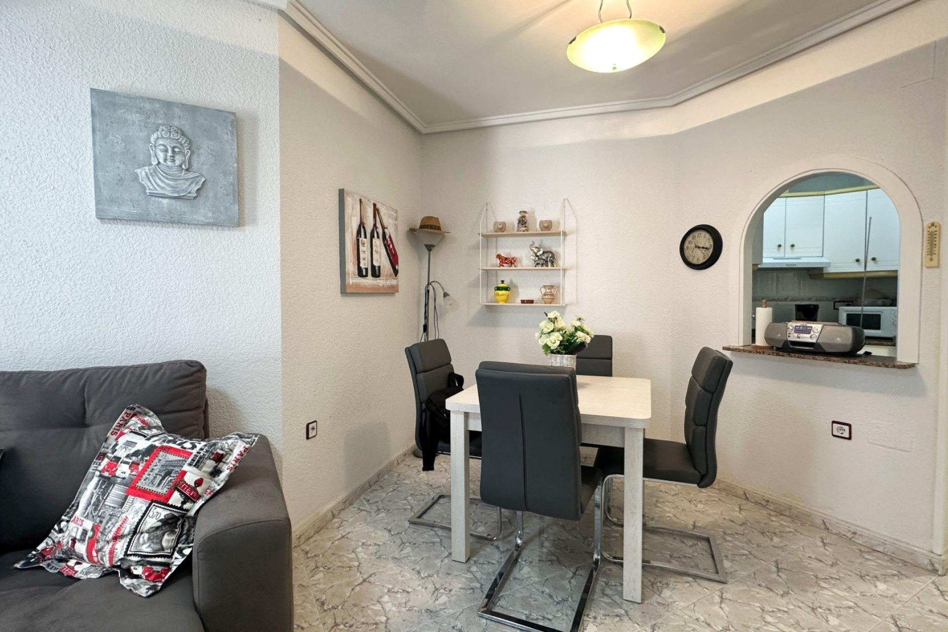 Resale - Apartment - Torrevieja - Estacion de autobuses