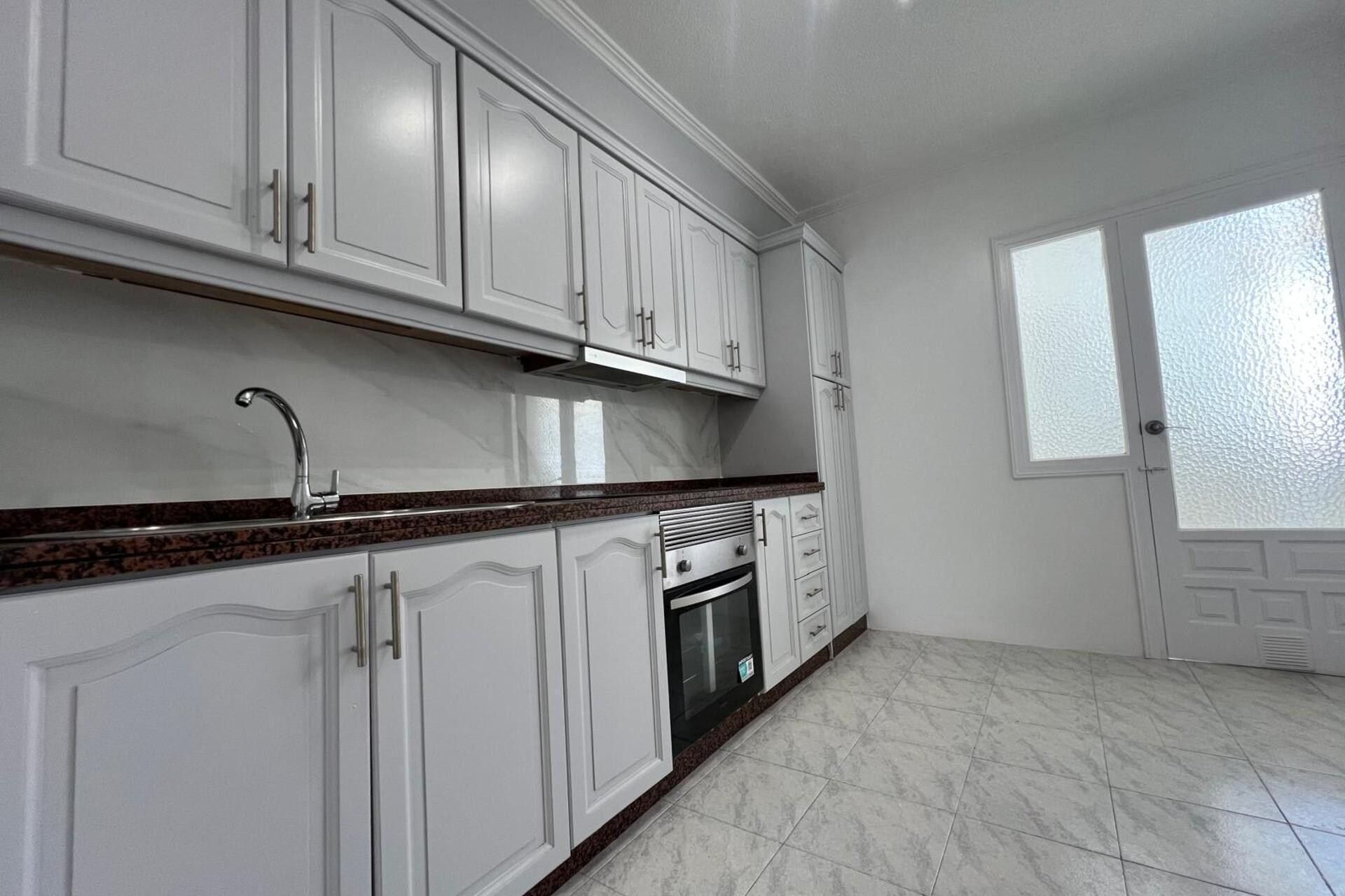 Resale - Apartment - Torrevieja - Estacion de autobuses
