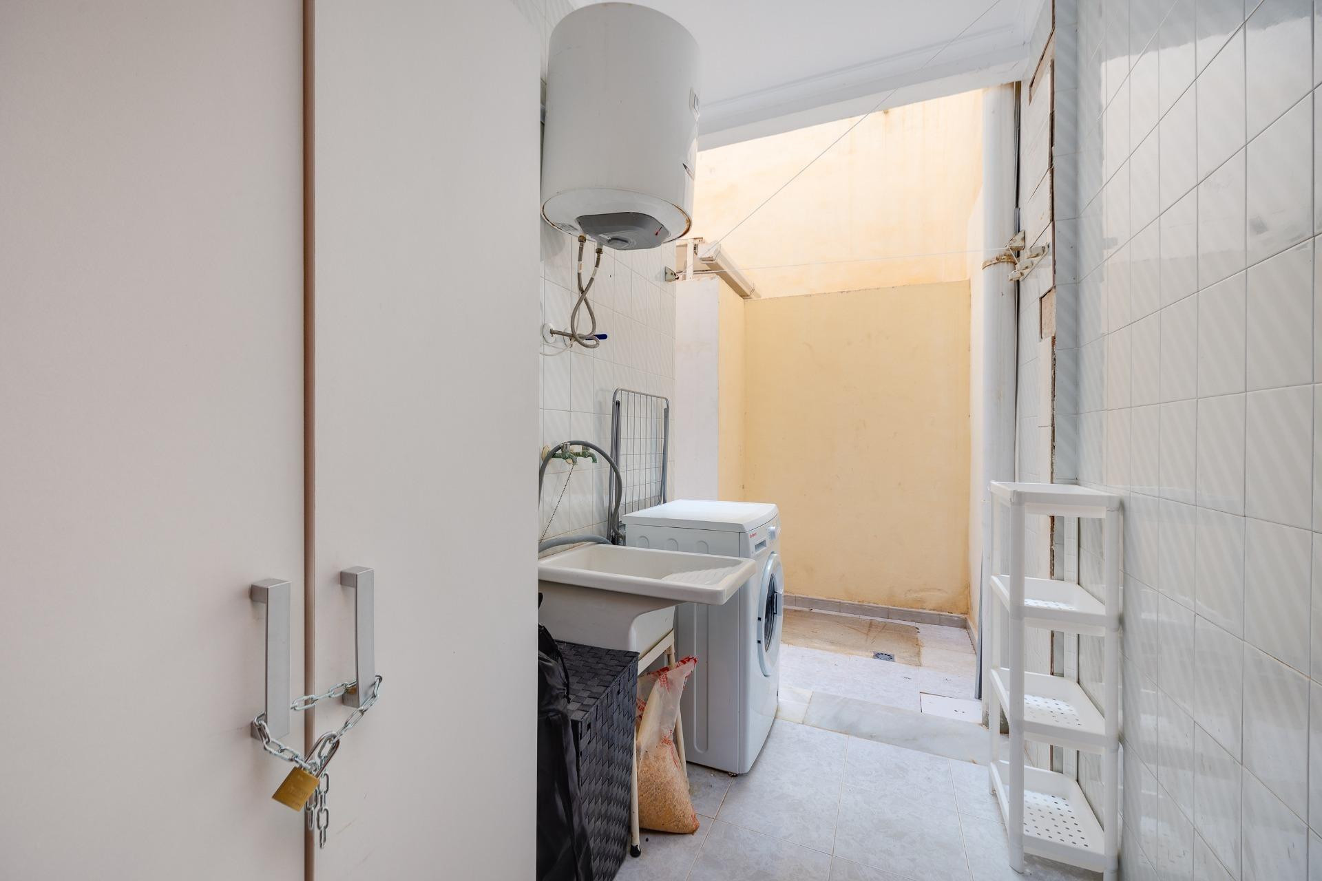 Resale - Apartment - Torrevieja - Estacion de autobuses