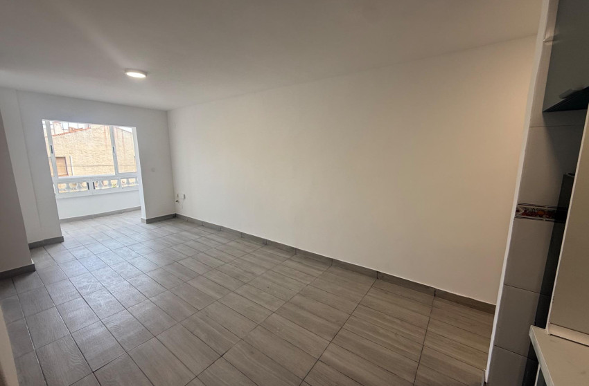 Resale - Apartment - Torrevieja - Estacion de autobuses