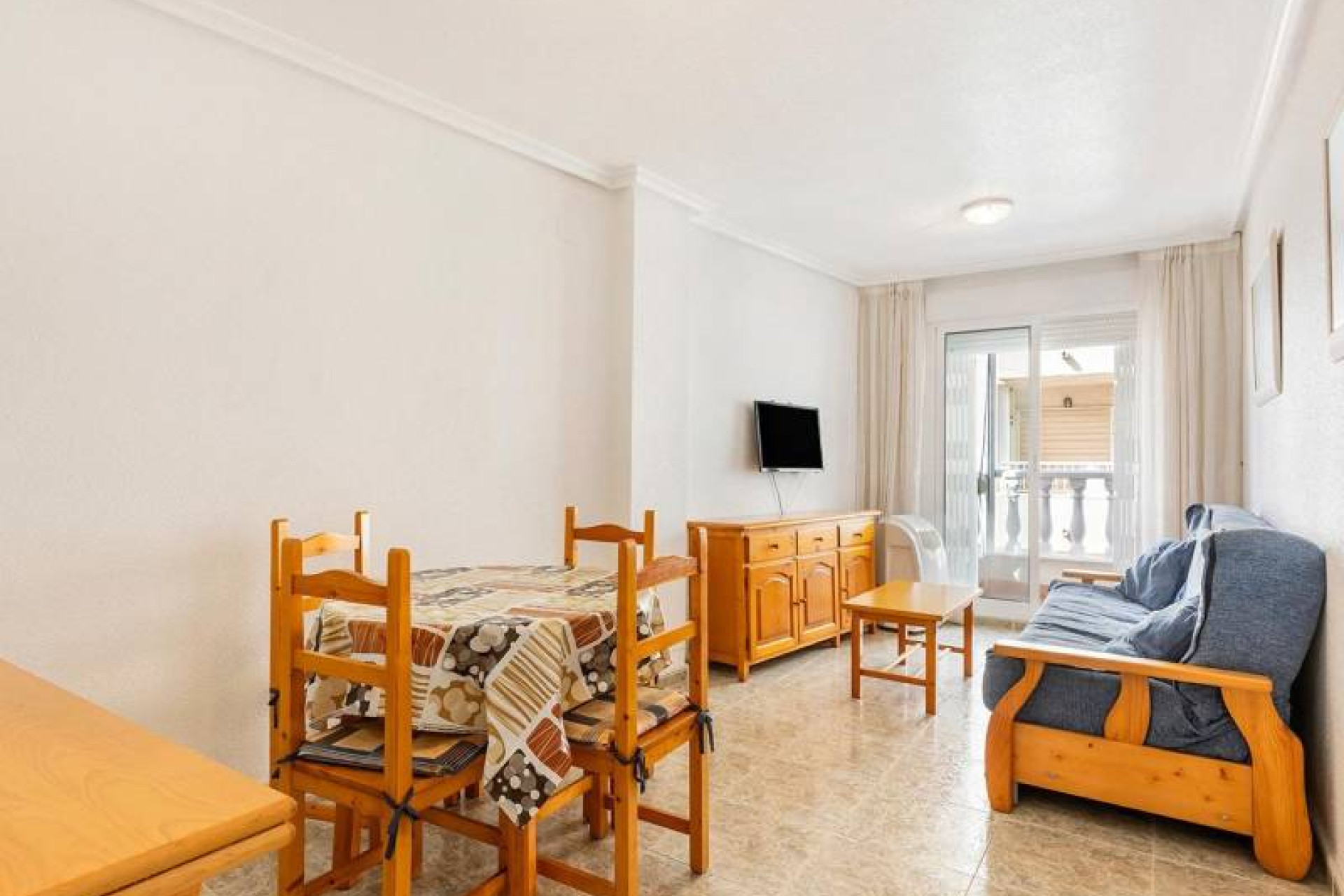 Resale - Apartment - Torrevieja - La Mata pueblo