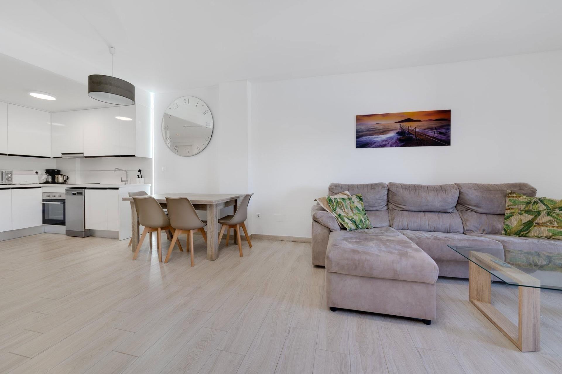 Resale - Apartment - Torrevieja - La Mata pueblo