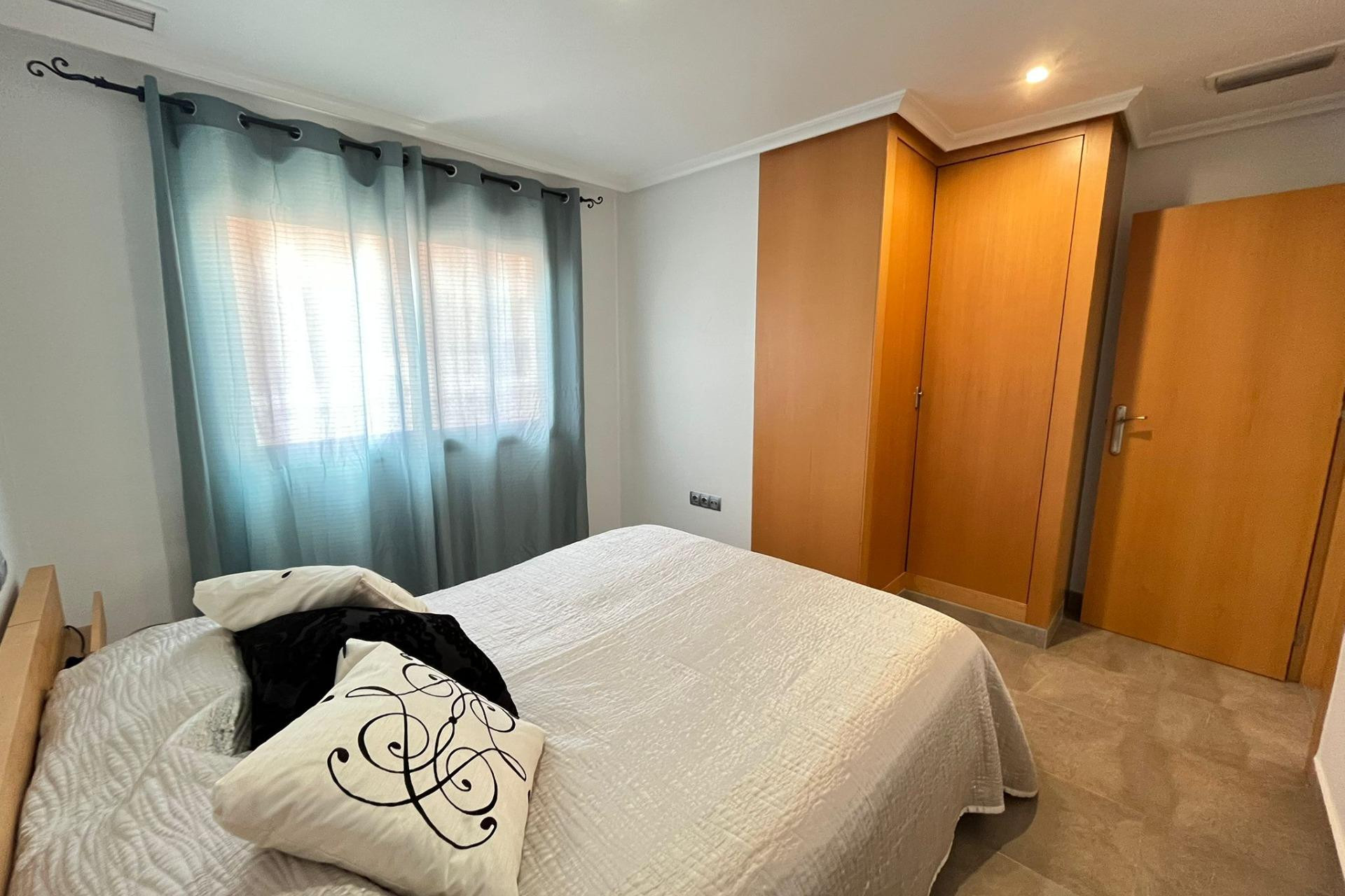 Resale - Apartment - Torrevieja - La Mata pueblo
