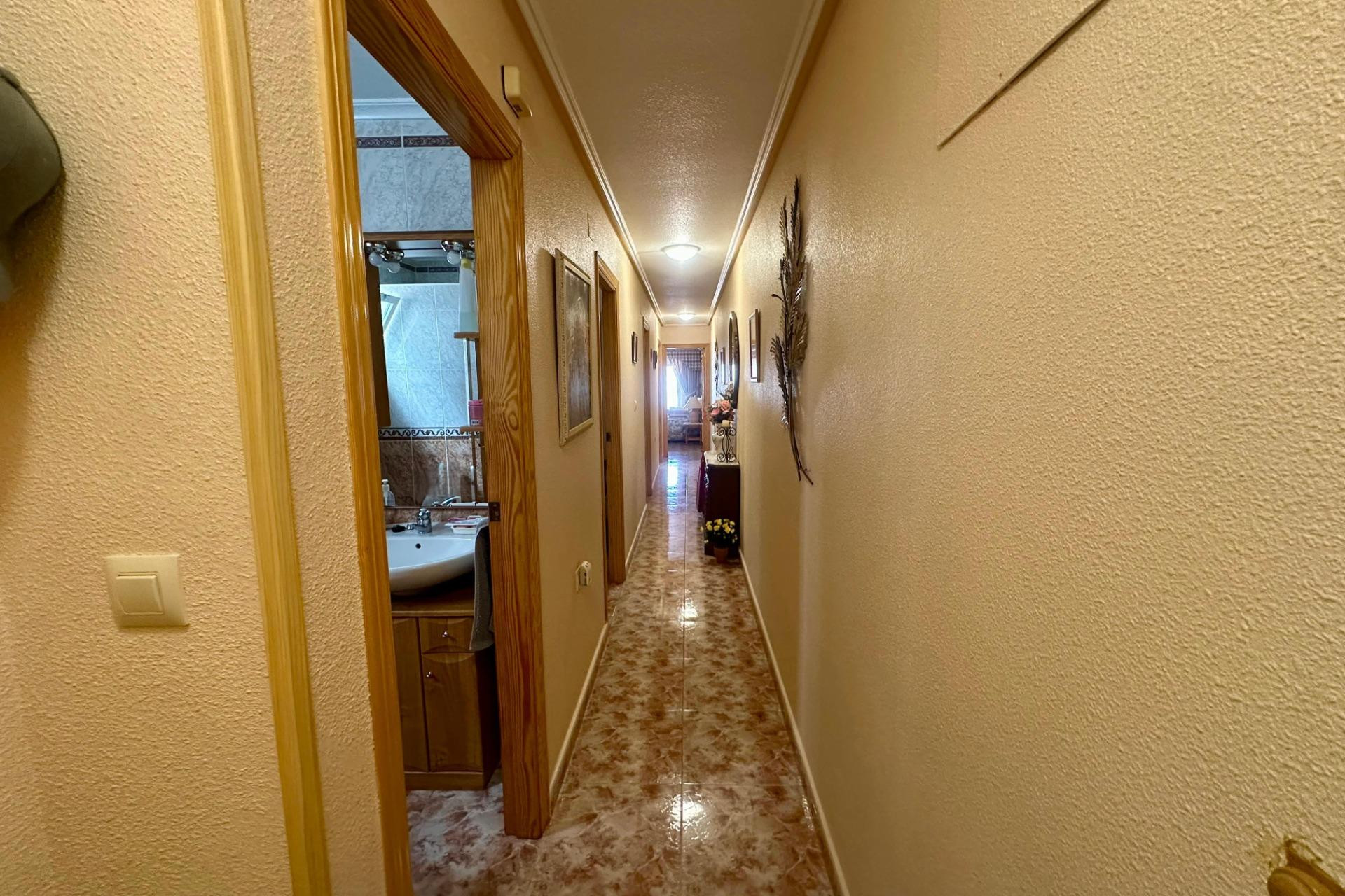 Resale - Apartment - Torrevieja - La Mata pueblo