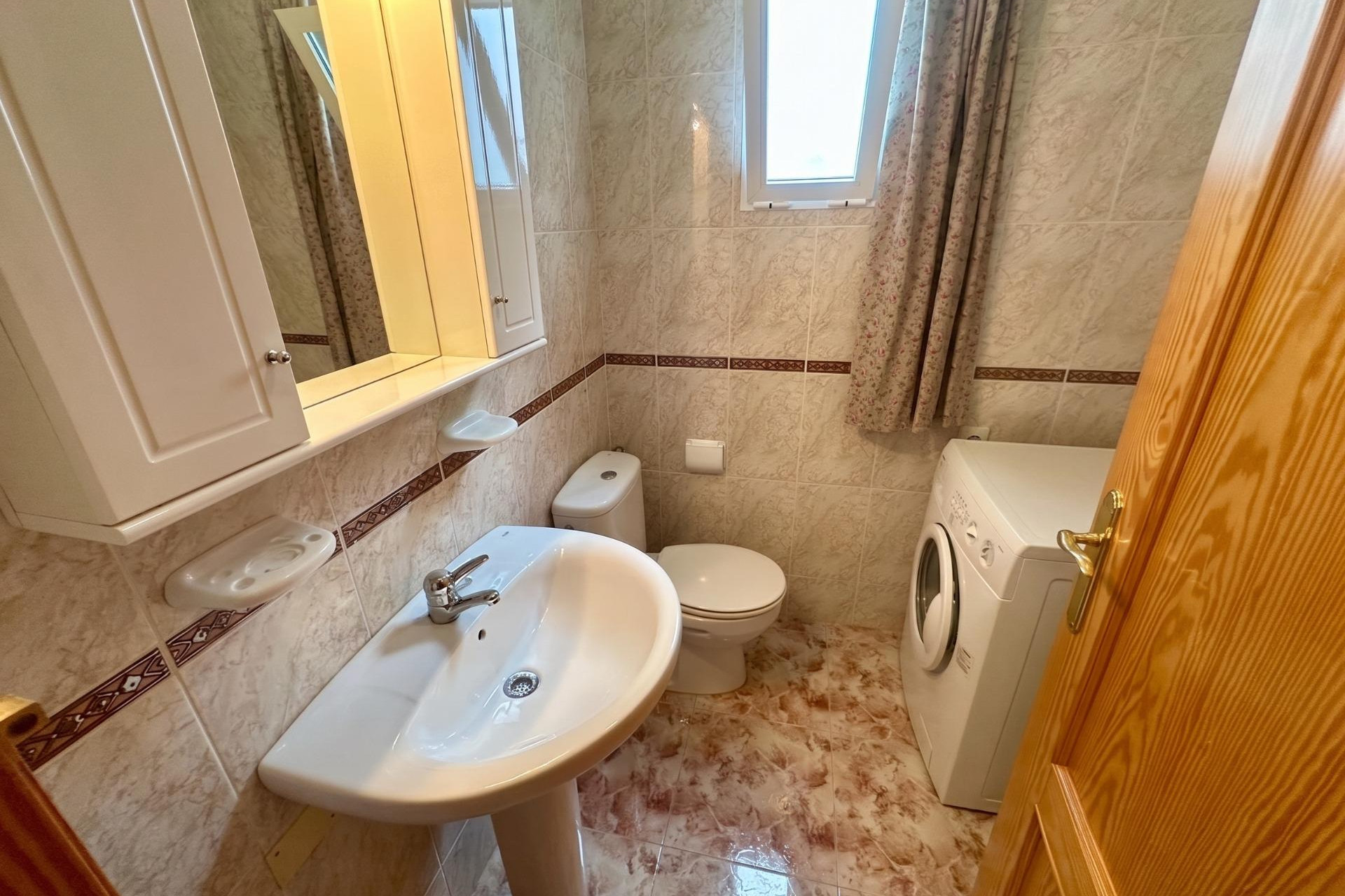 Resale - Apartment - Torrevieja - La Mata pueblo