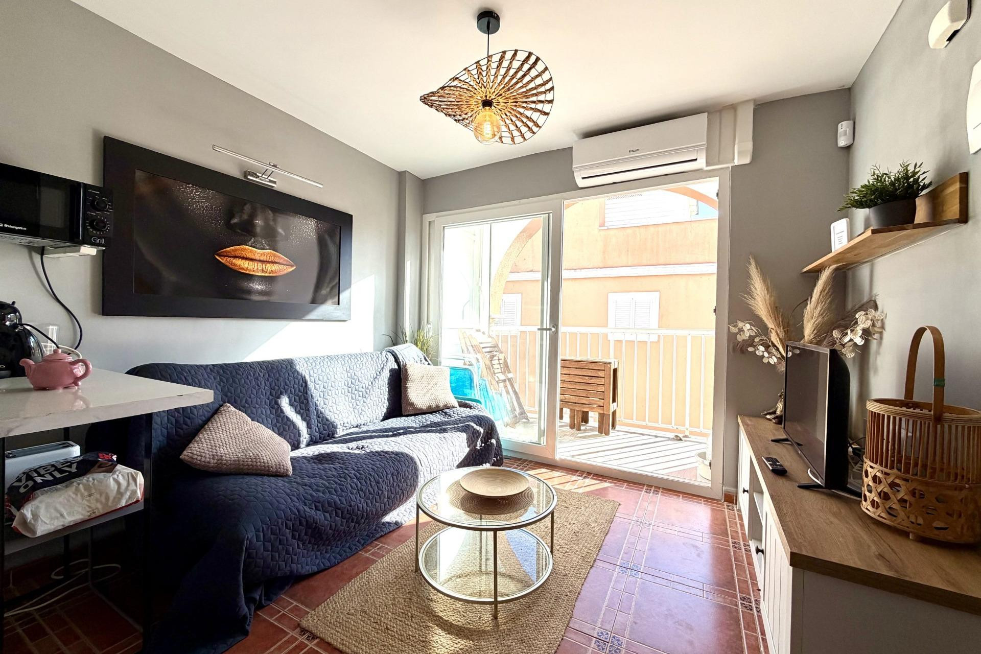 Resale - Apartment - Torrevieja - La Mata pueblo